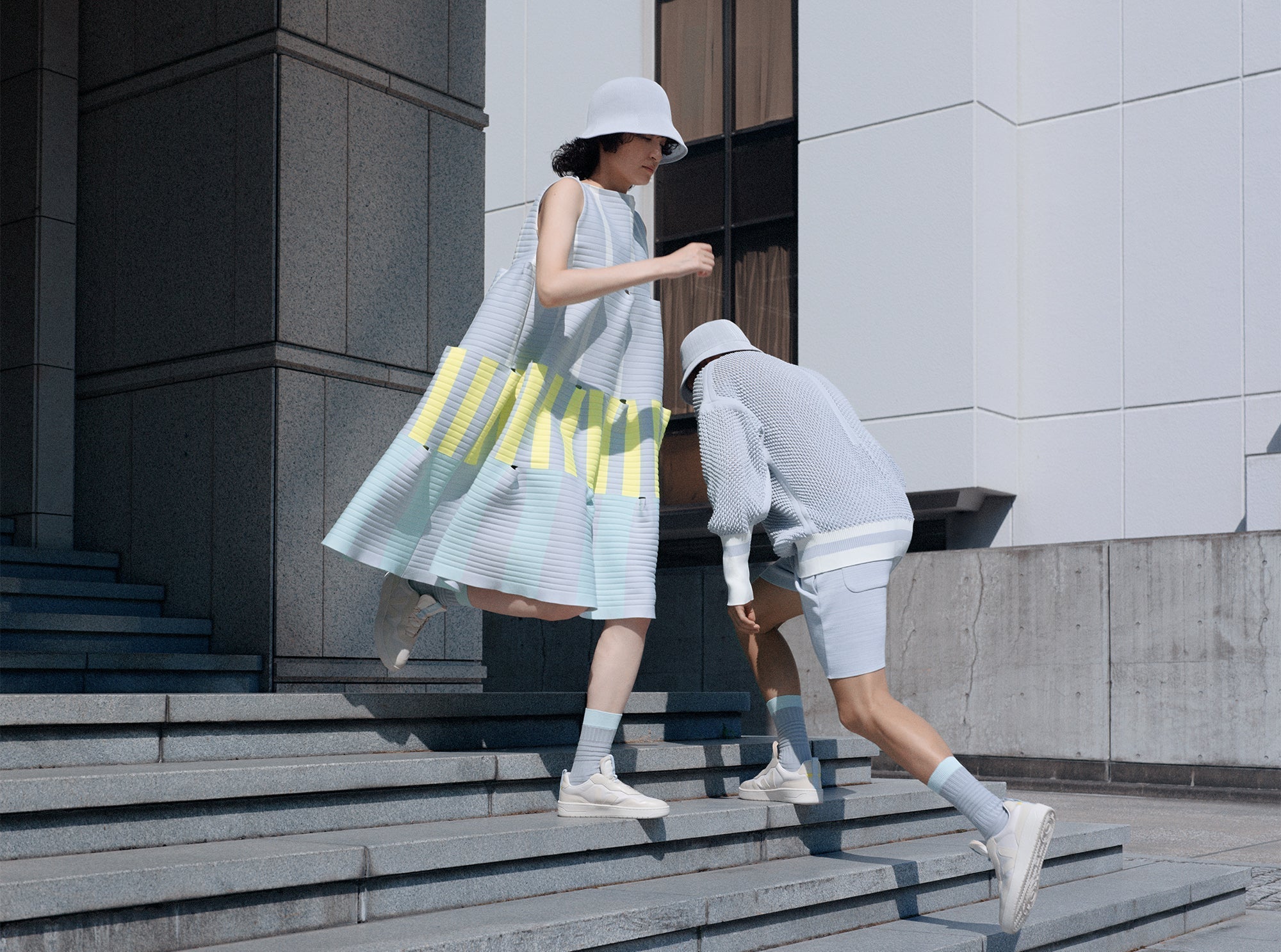 CFCL | VEJA<br>コラボレーションスニーカーを発売<br>B Corp企業同士による透明性とデザインの追求