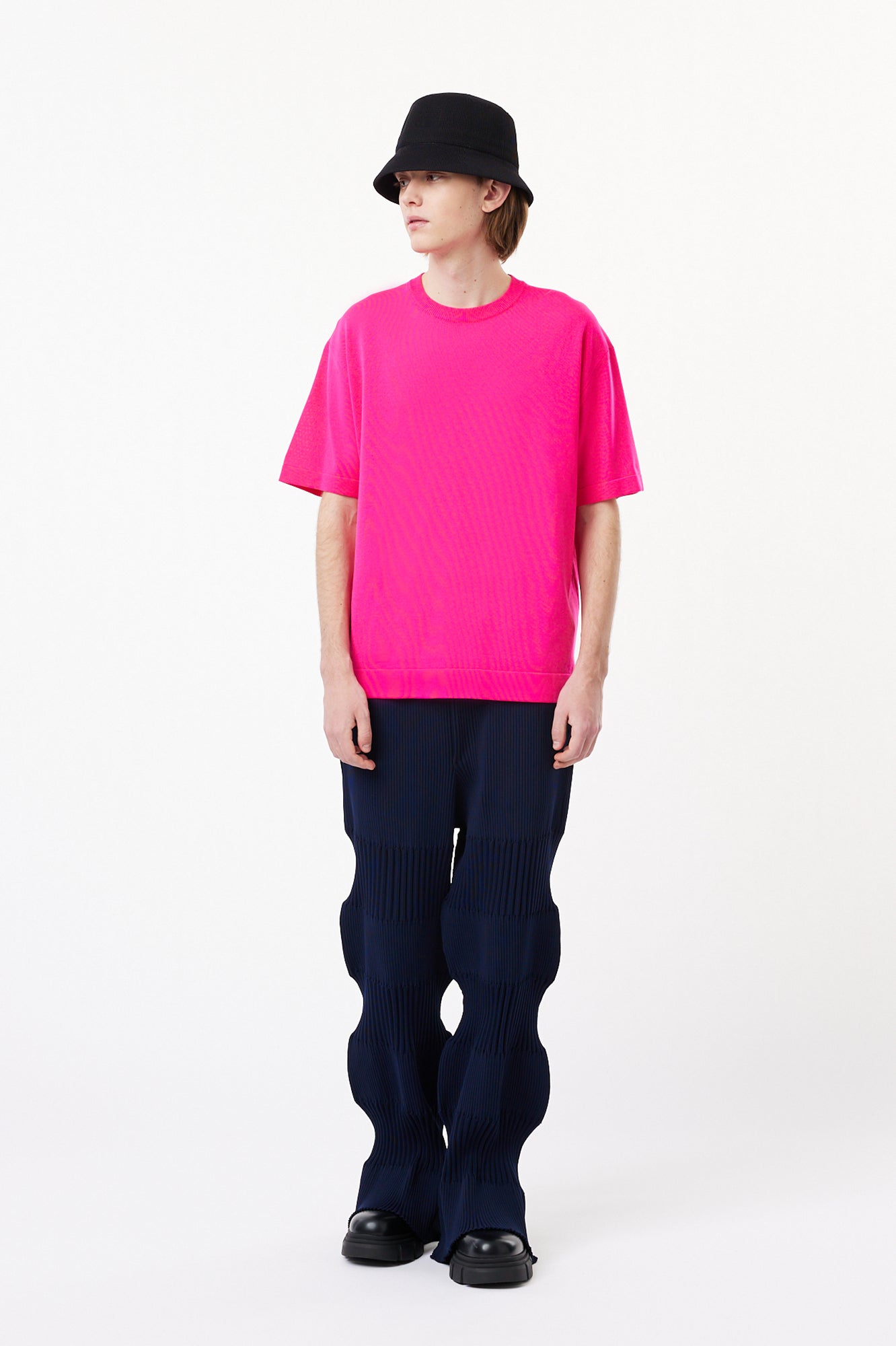 Model height: 184cm Wearing size: 5