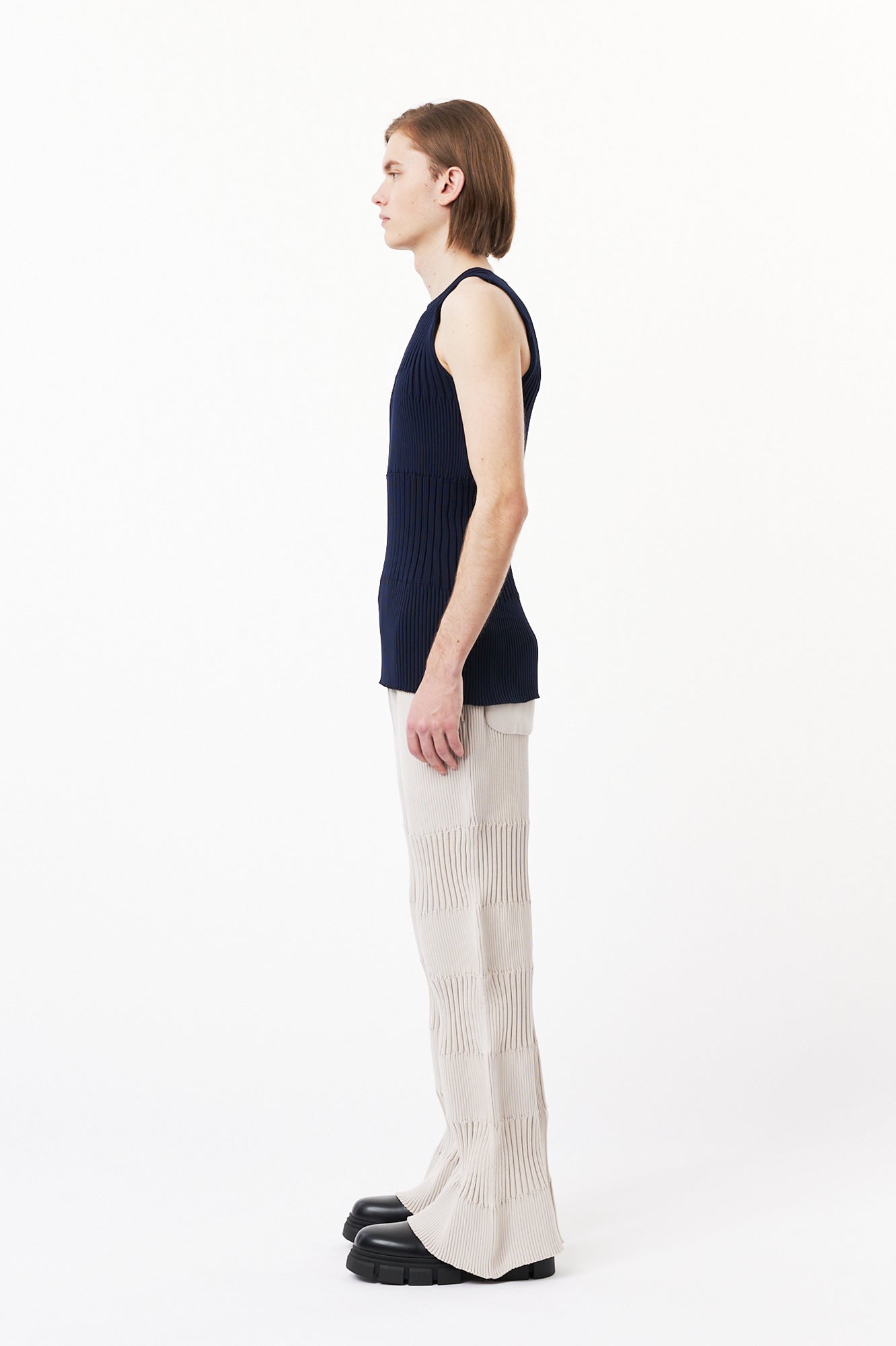 FLUTED SLEEVELESS TOP