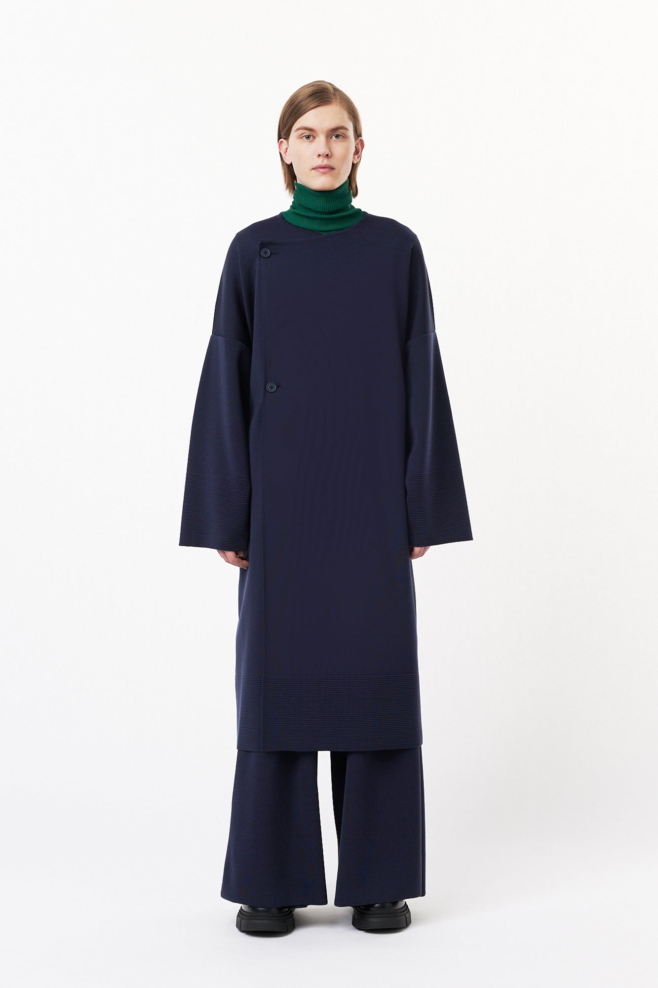 Model height: 184cm Wearing size: 5