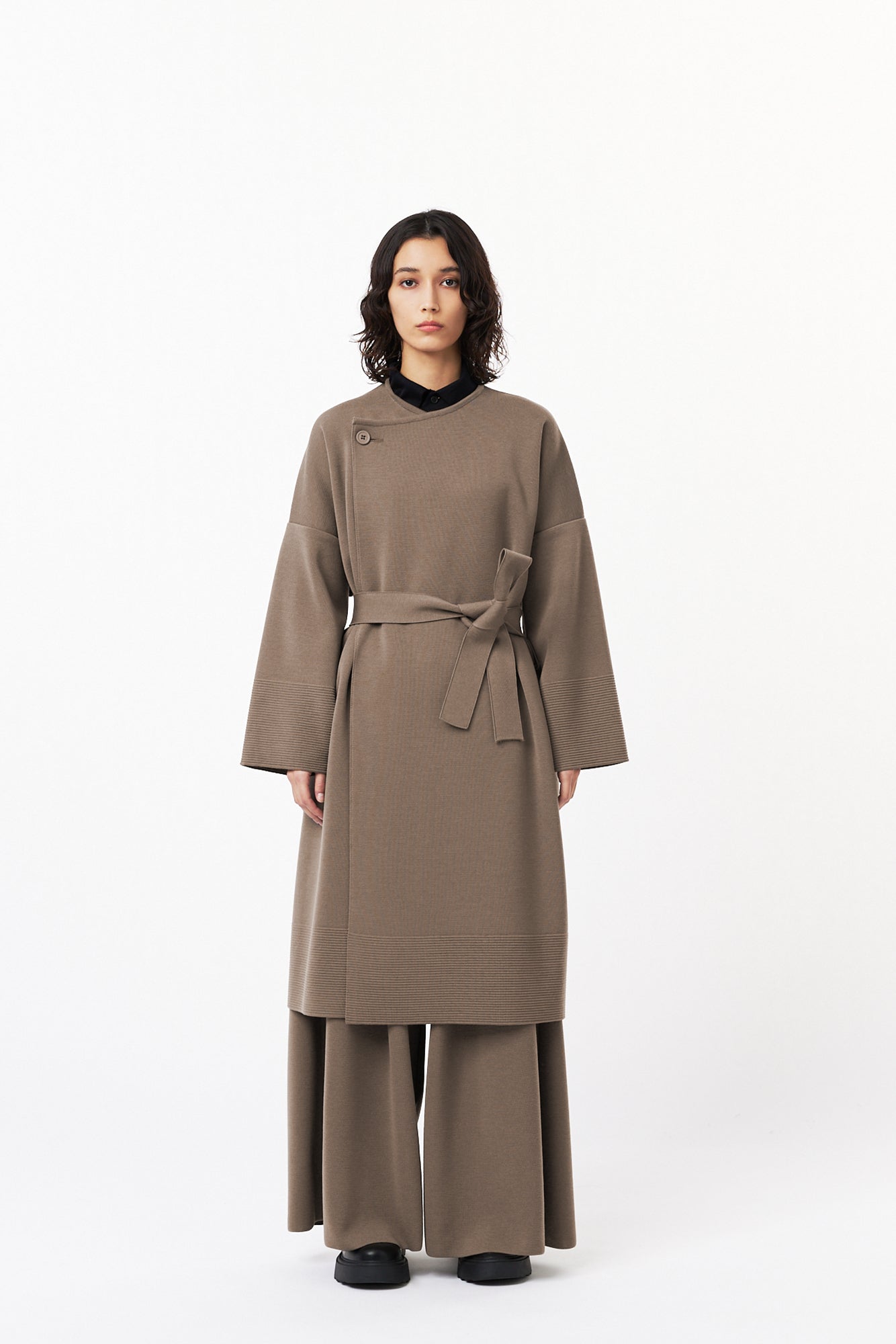 Model height: 167cm Wearing size: 1