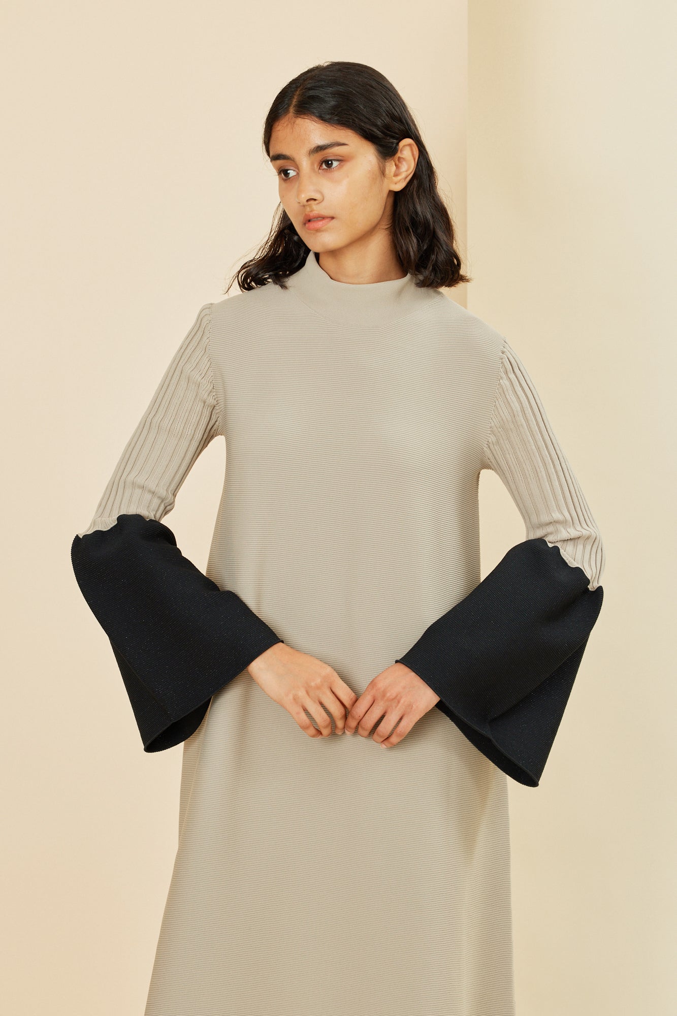 Model height: 172cm Wearing size: 3