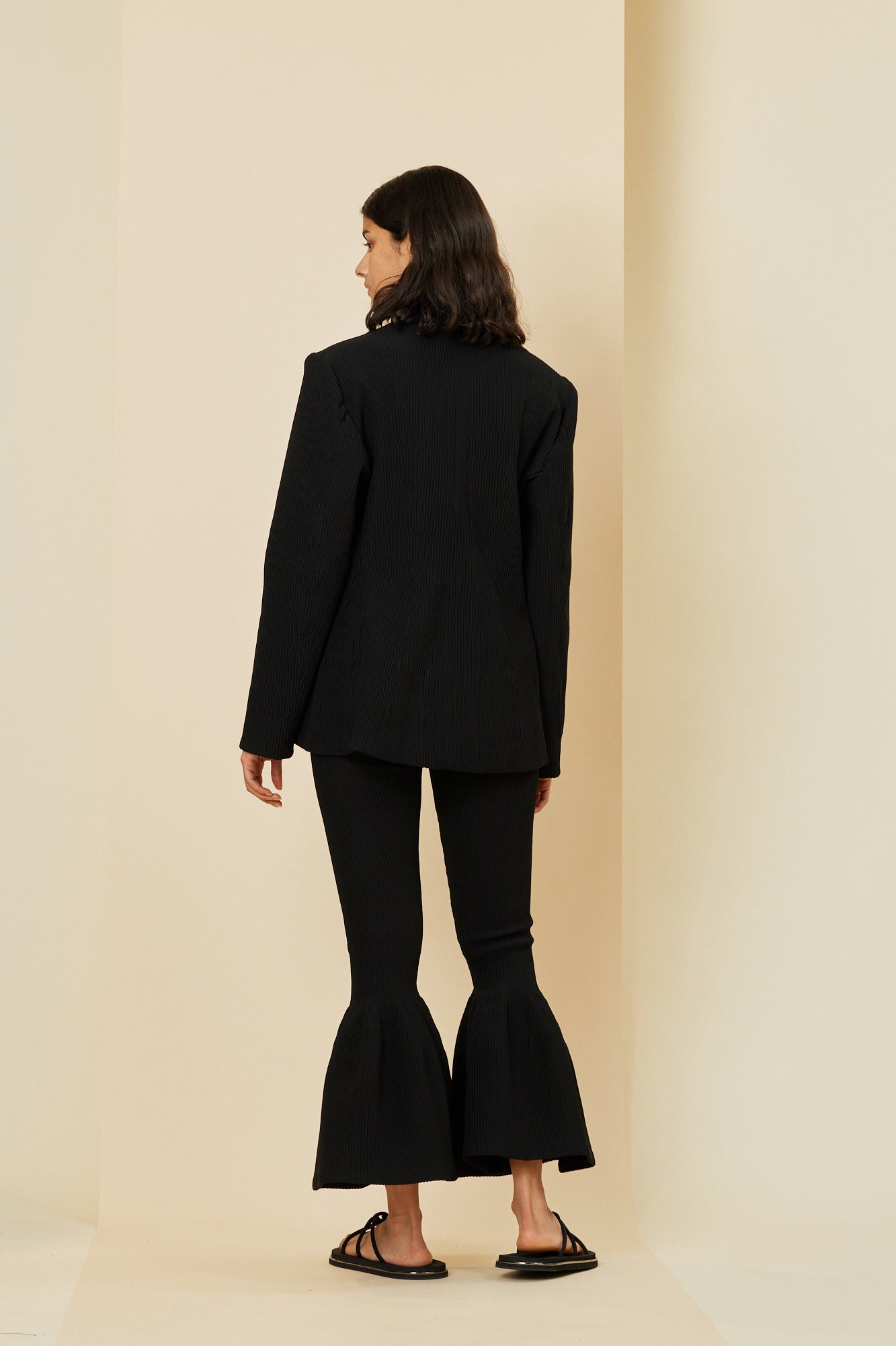 Model height: 172cm Wearing size: 3
