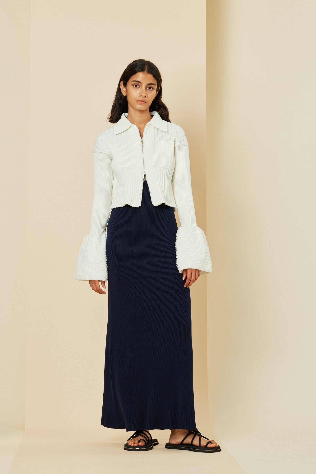 Model height: 172cm Wearing size: 3