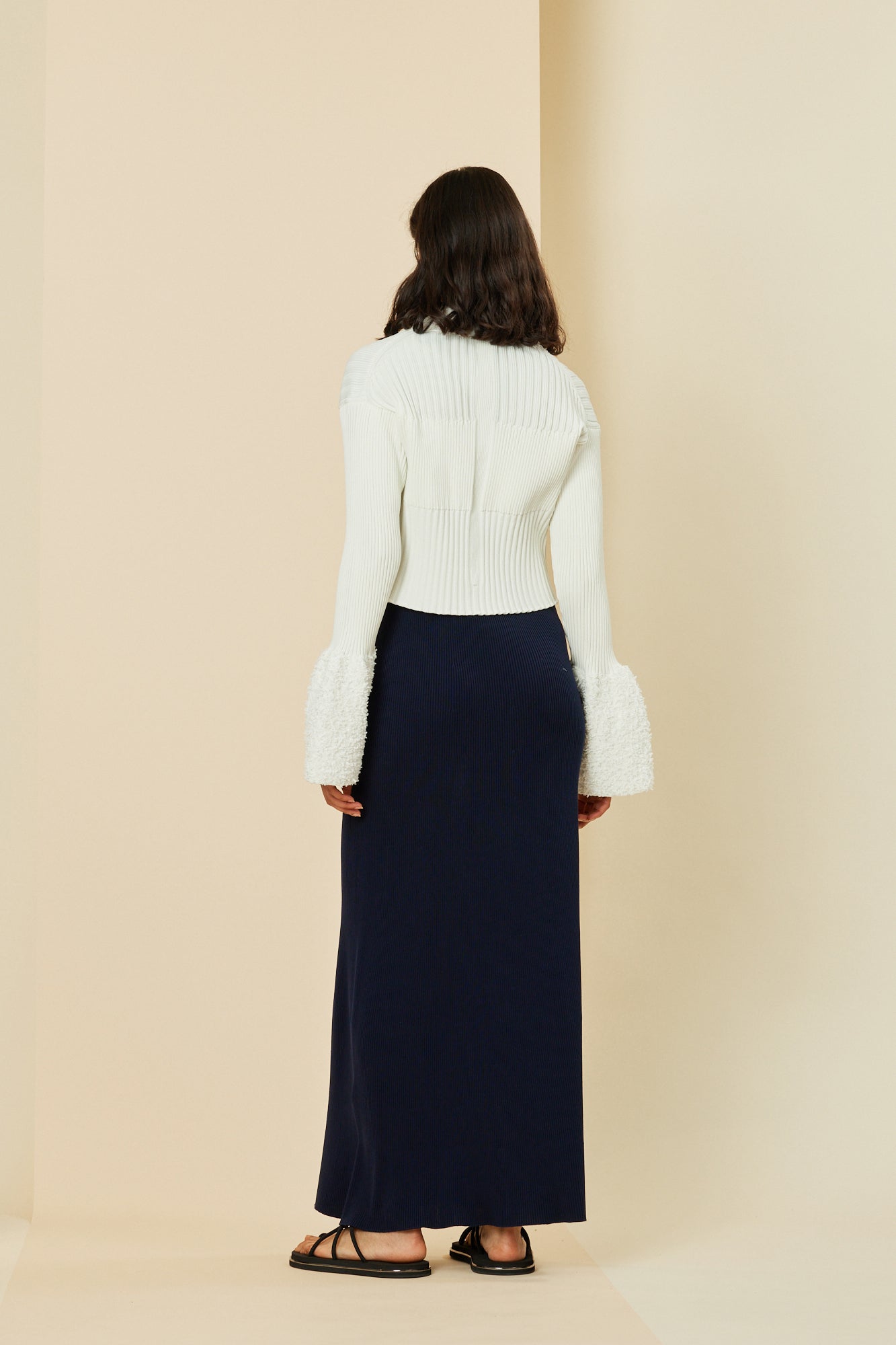 Model height: 172cm Wearing size: 3