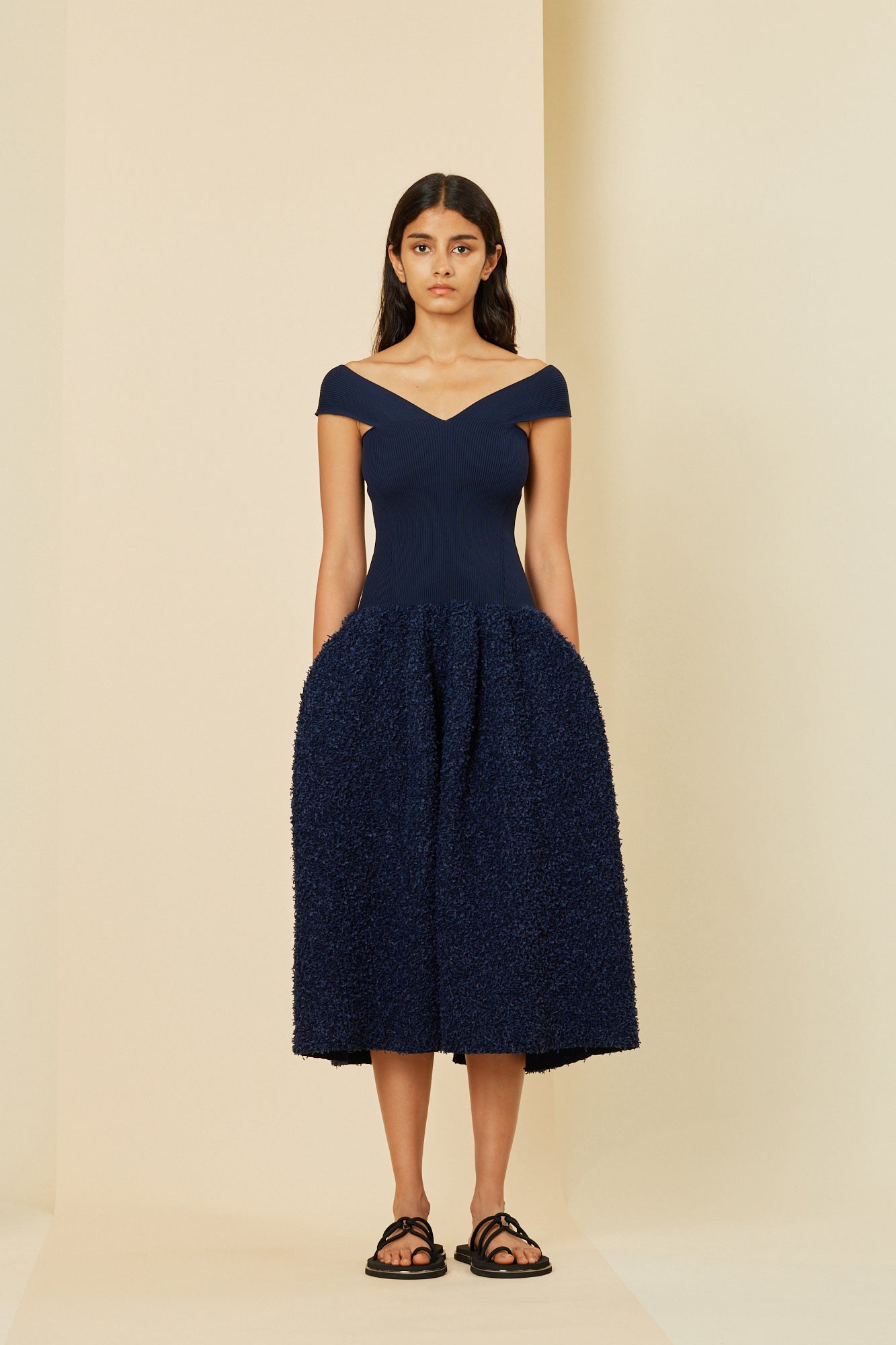 Model height: 172cm Wearing size: 3