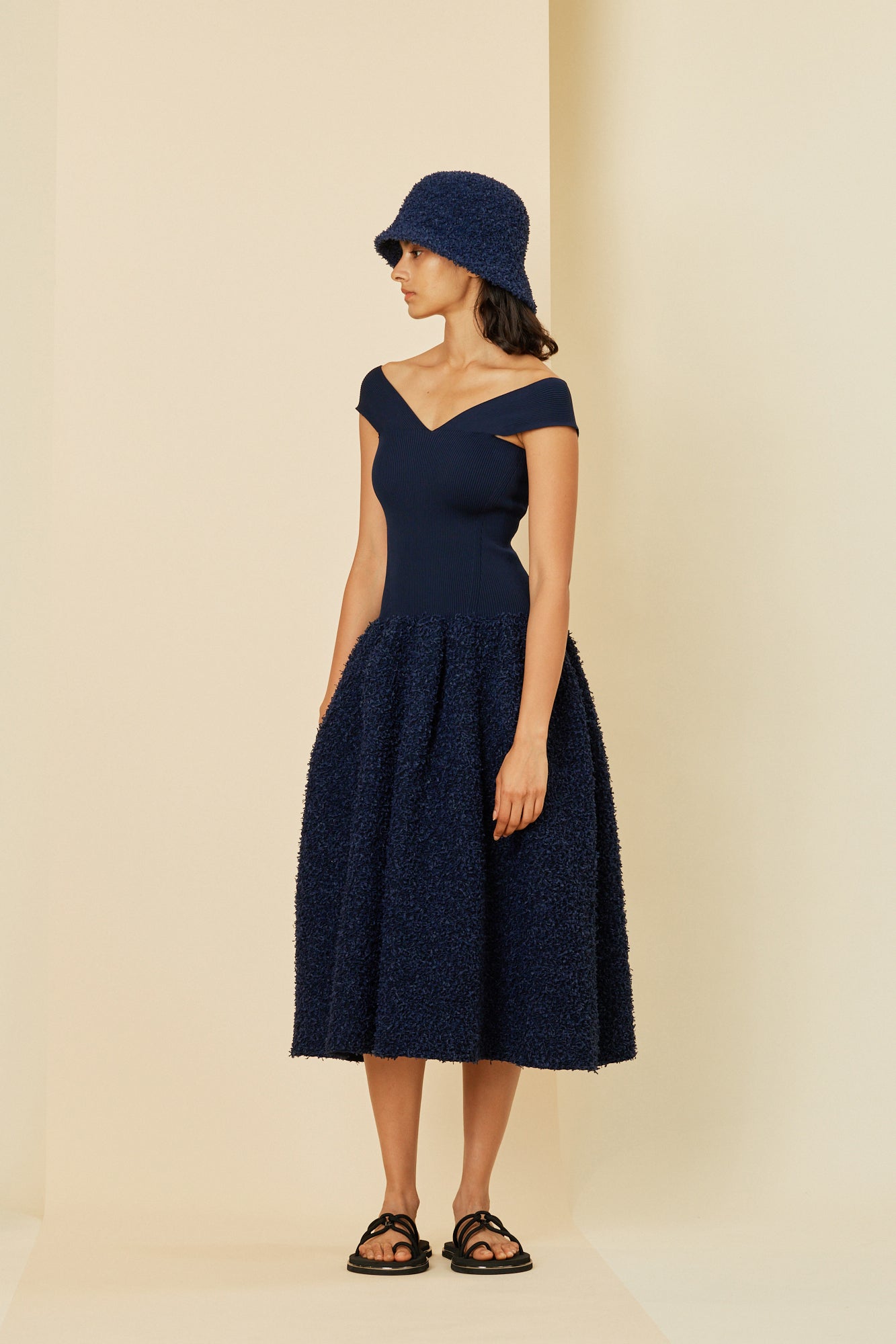 Model height: 172cm Wearing size: 3