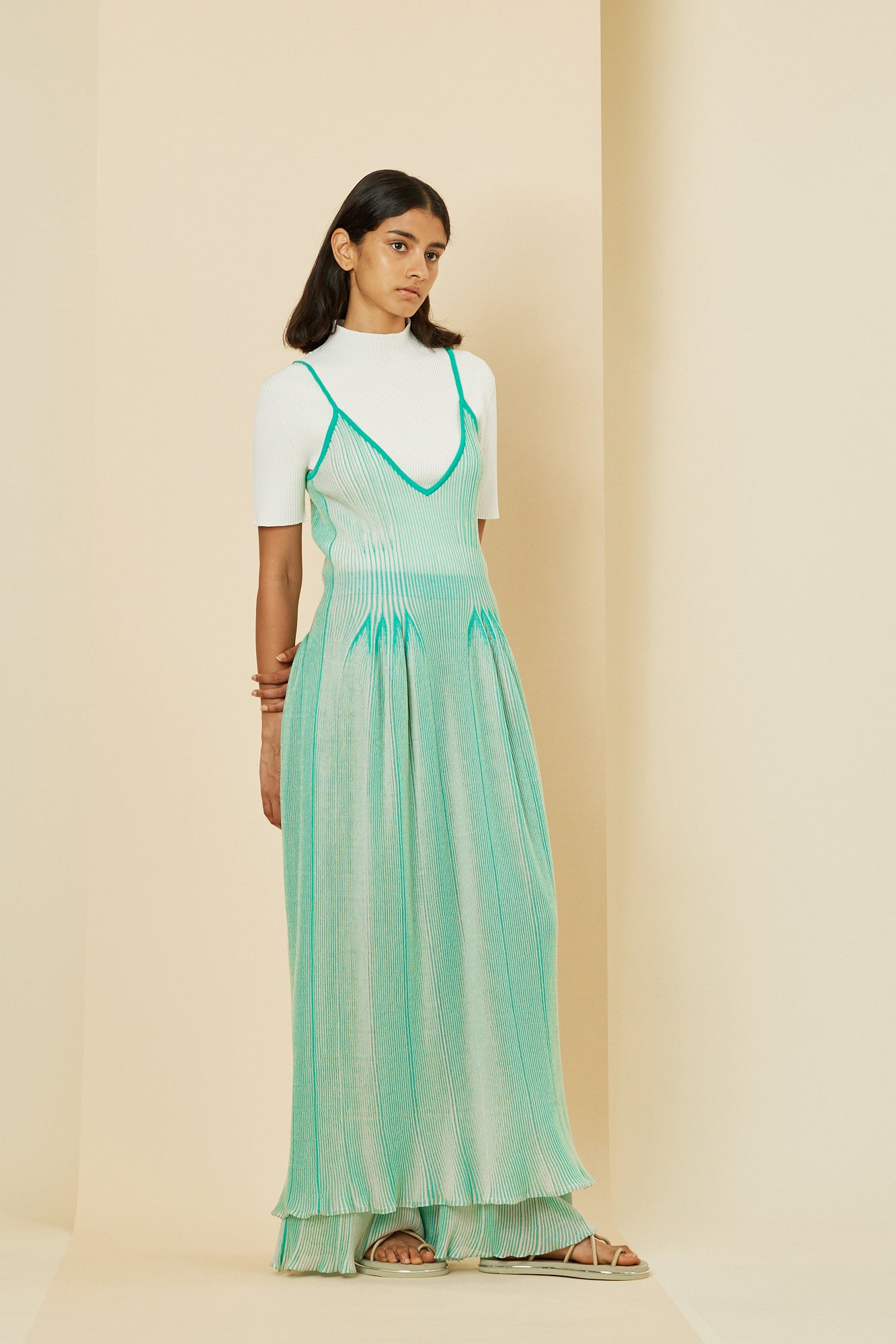 Model height: 172cm Wearing size: 3