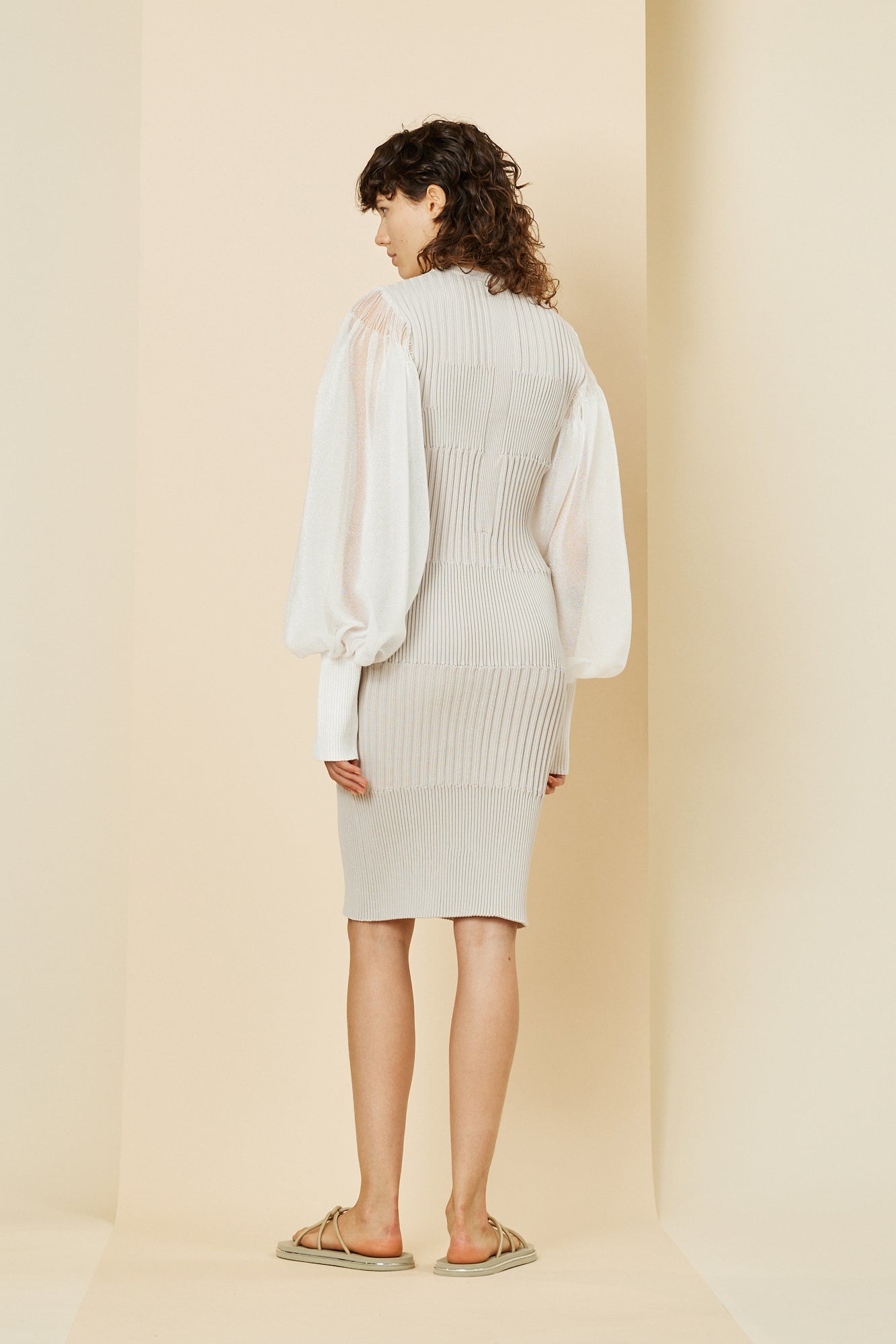 Model height: 176cm Wearing size: 3