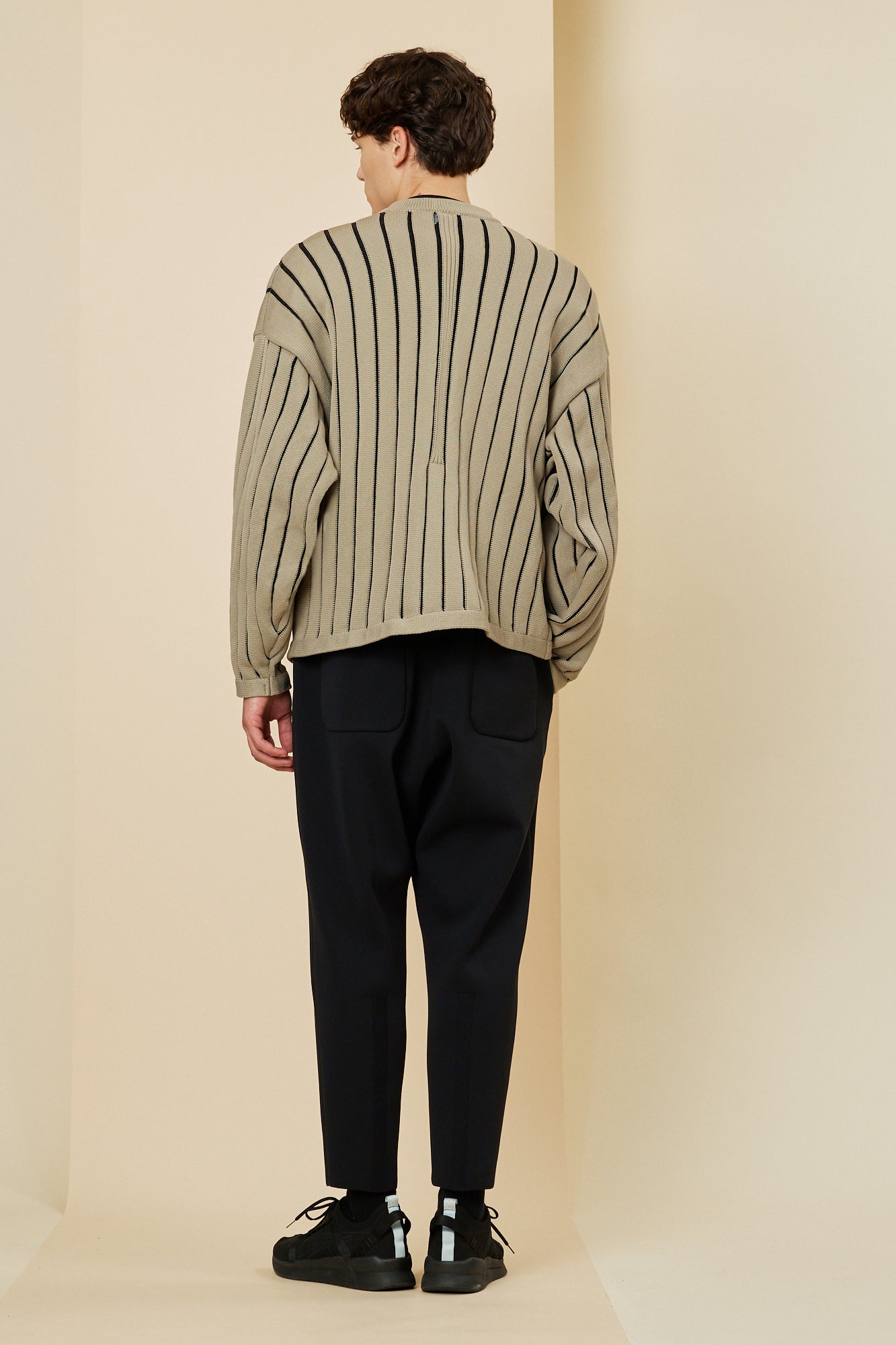 モデル身長:186cm 着用サイズ:5