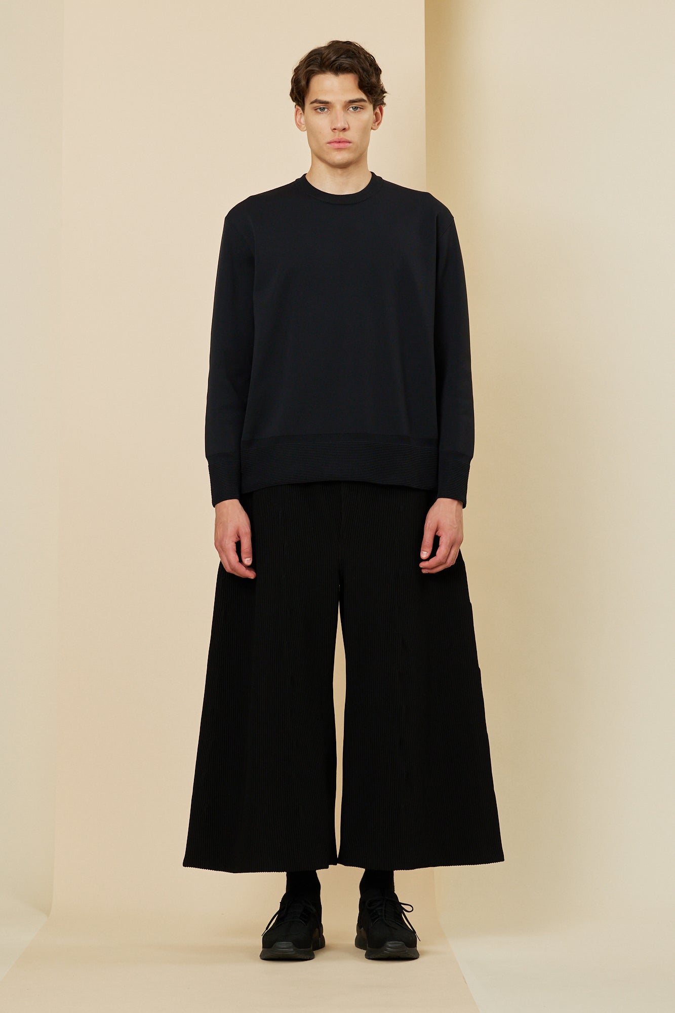 Model height: 186cm Wearing size: 5
