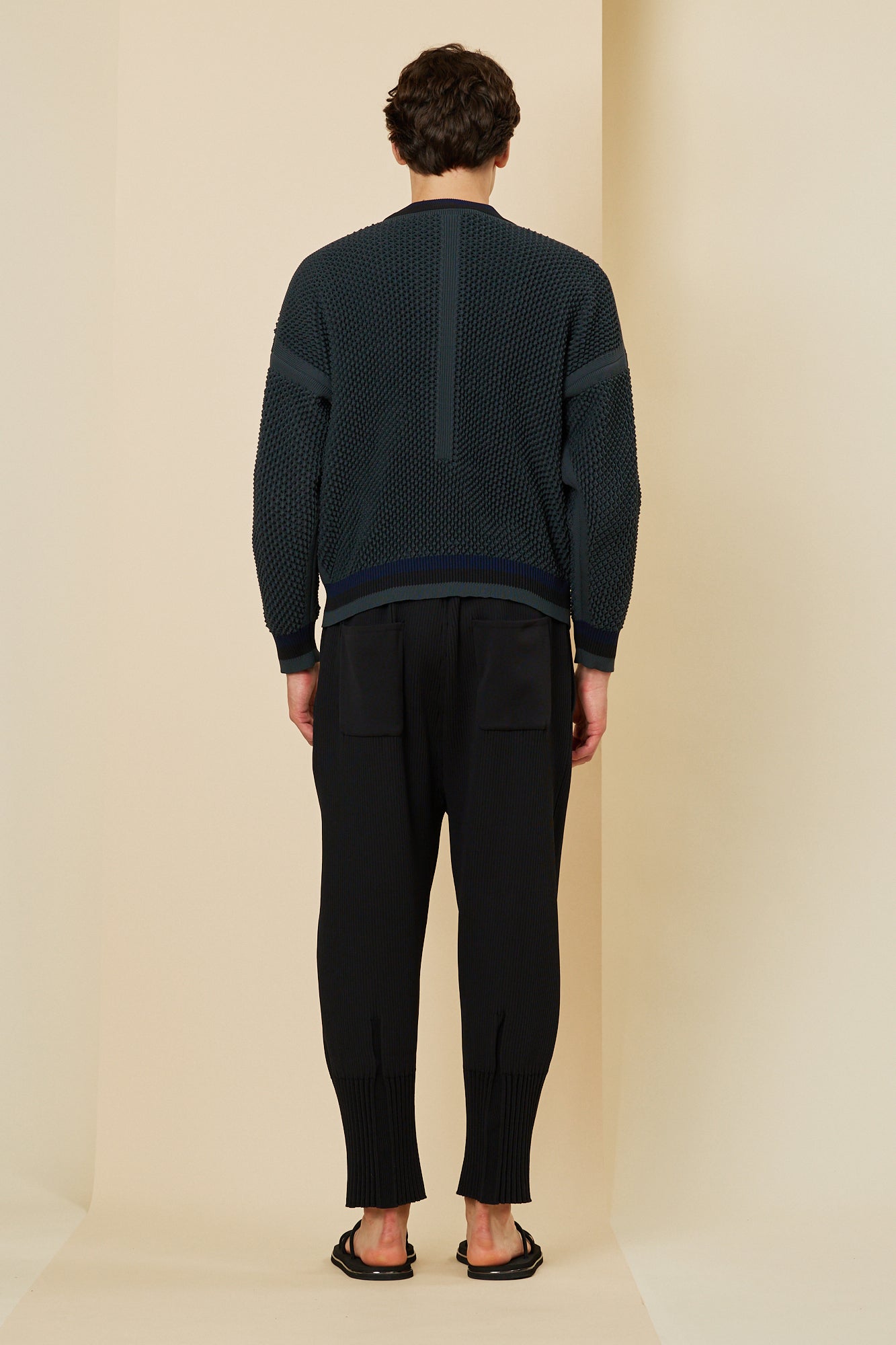 Model height: 186cm Wearing size: 5