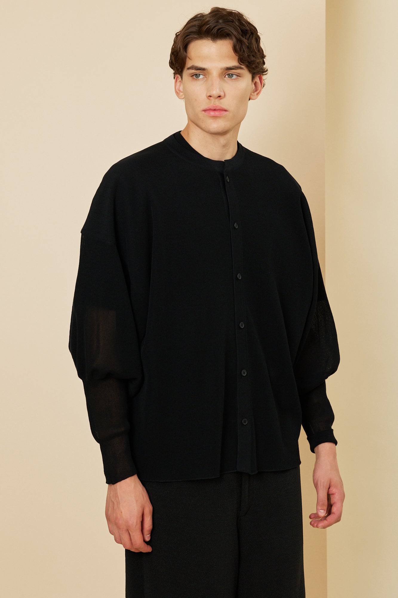 Model height: 186cm Wearing size: 5