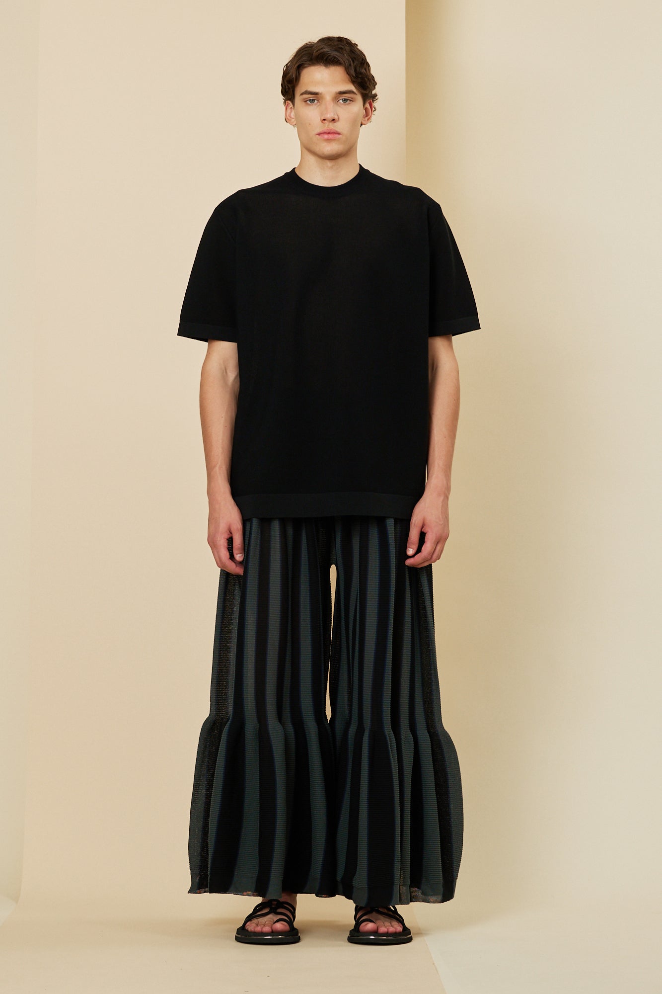 Model height: 186cm Wearing size: 5