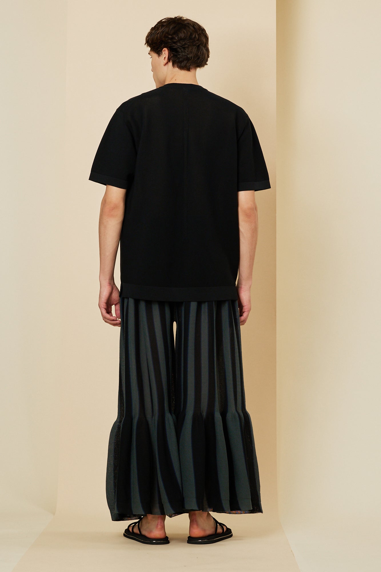 Model height: 186cm Wearing size: 5