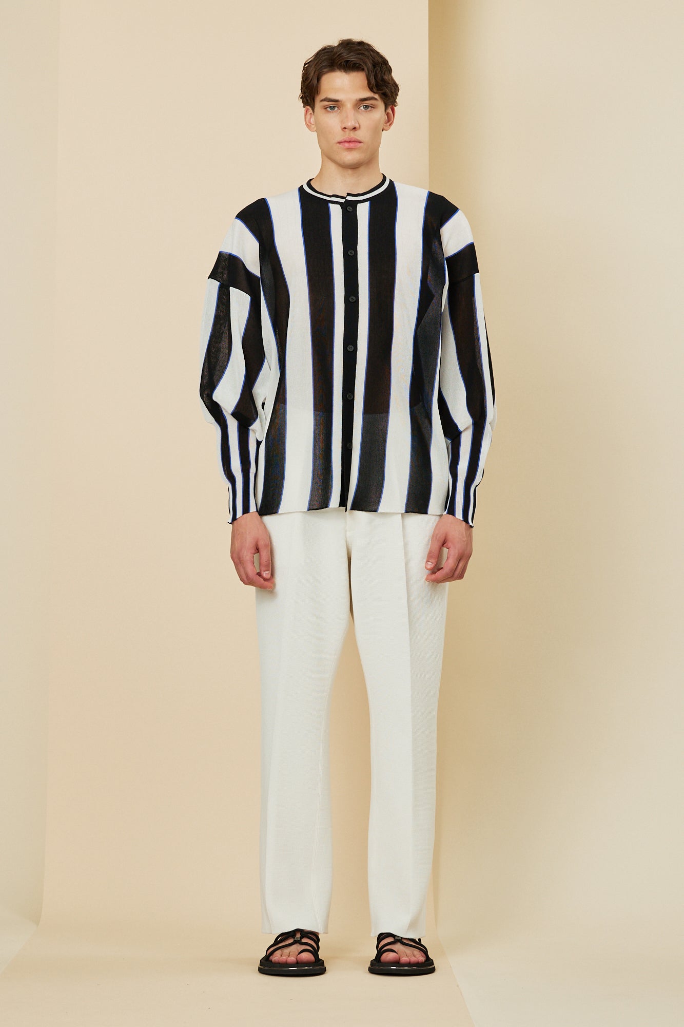 Model height: 186cm Wearing size: 5
