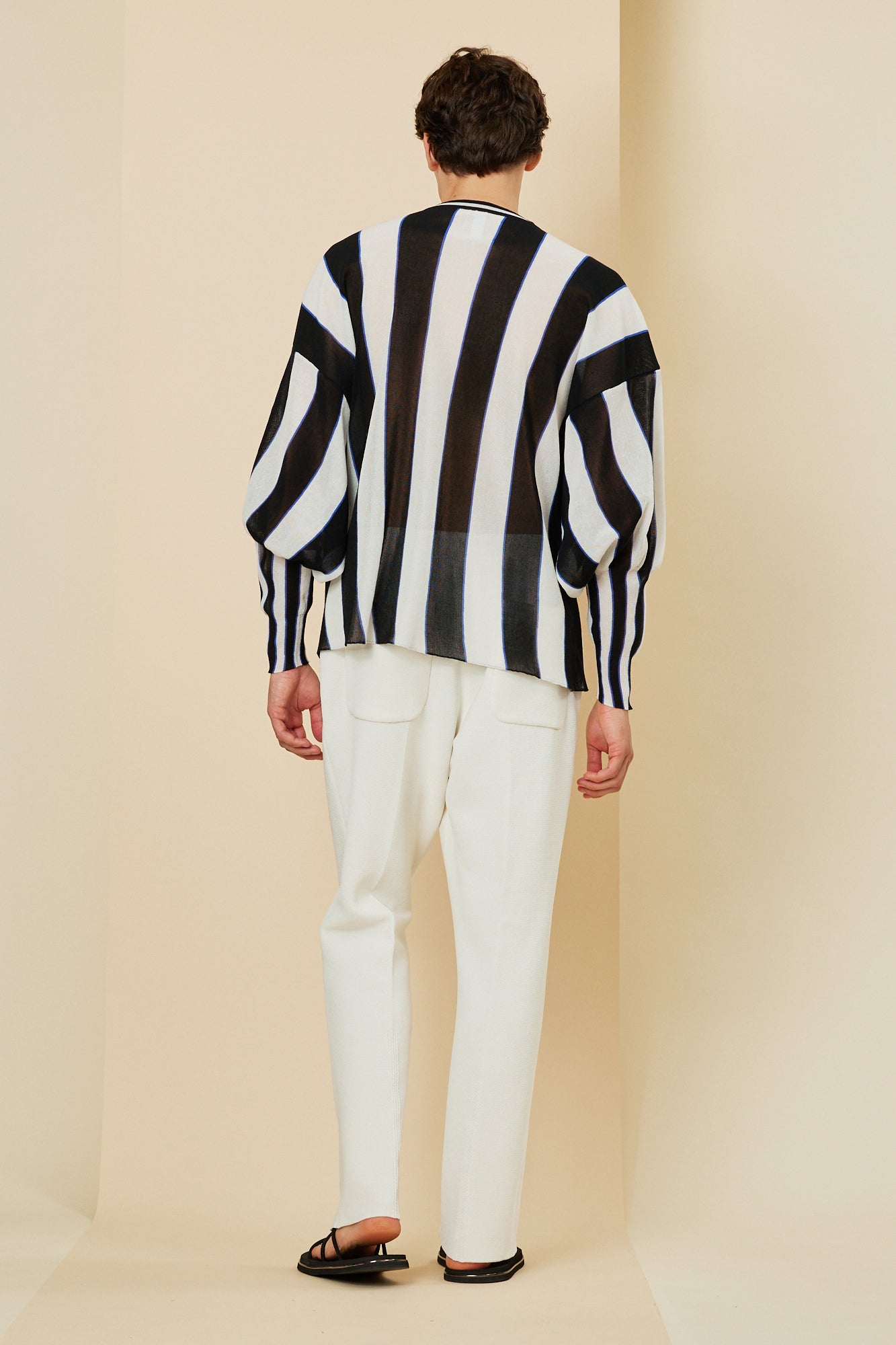 Model height: 186cm Wearing size: 5