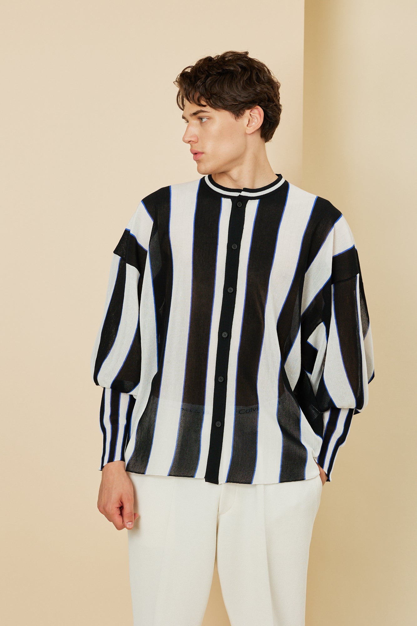 Model height: 186cm Wearing size: 5
