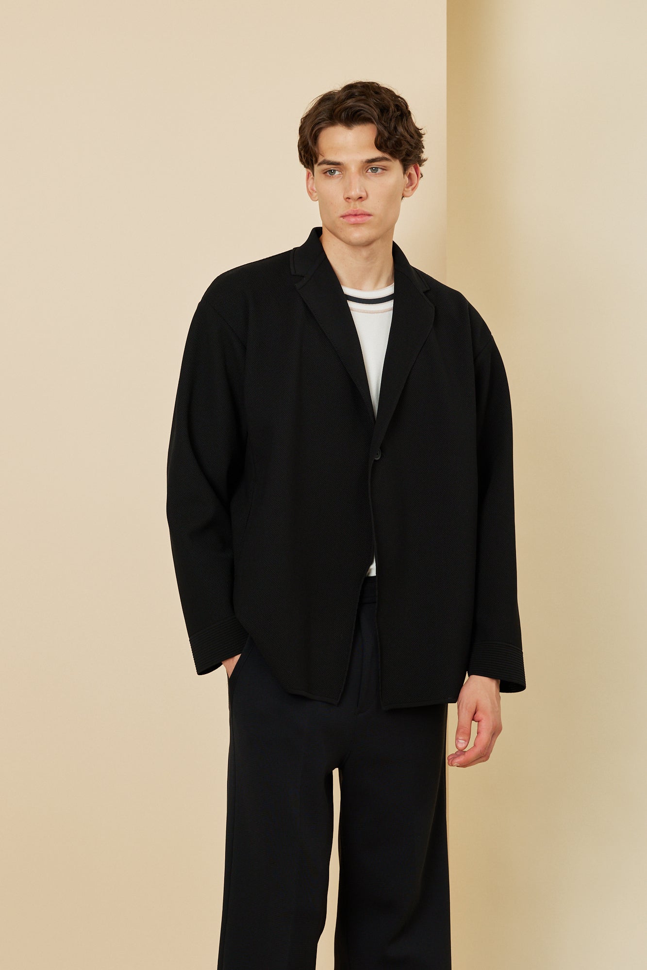 Model height: 186cm Wearing size: 5