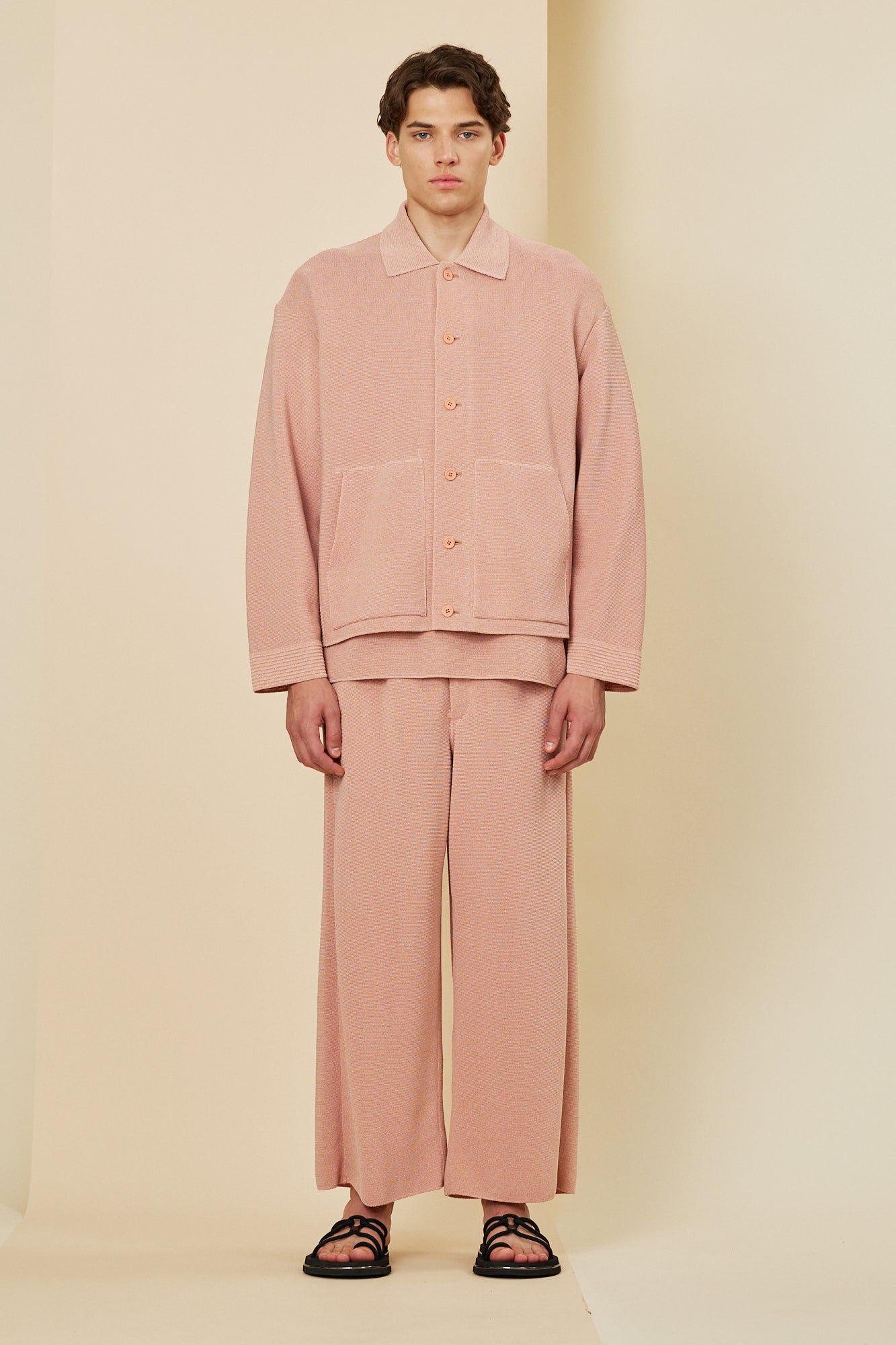 Model height: 186cm Wearing size: 5