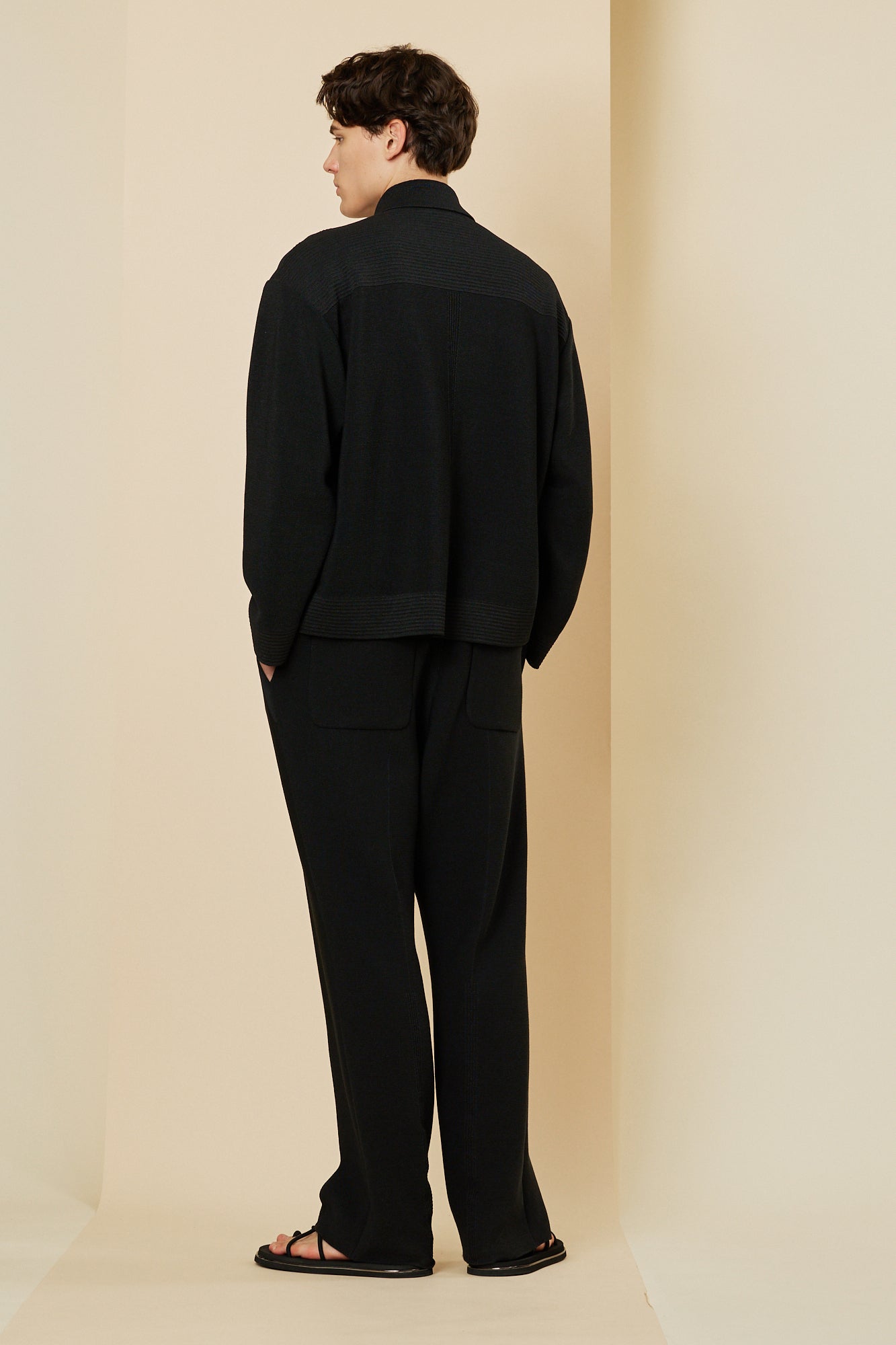 Model height: 186cm Wearing size: 5