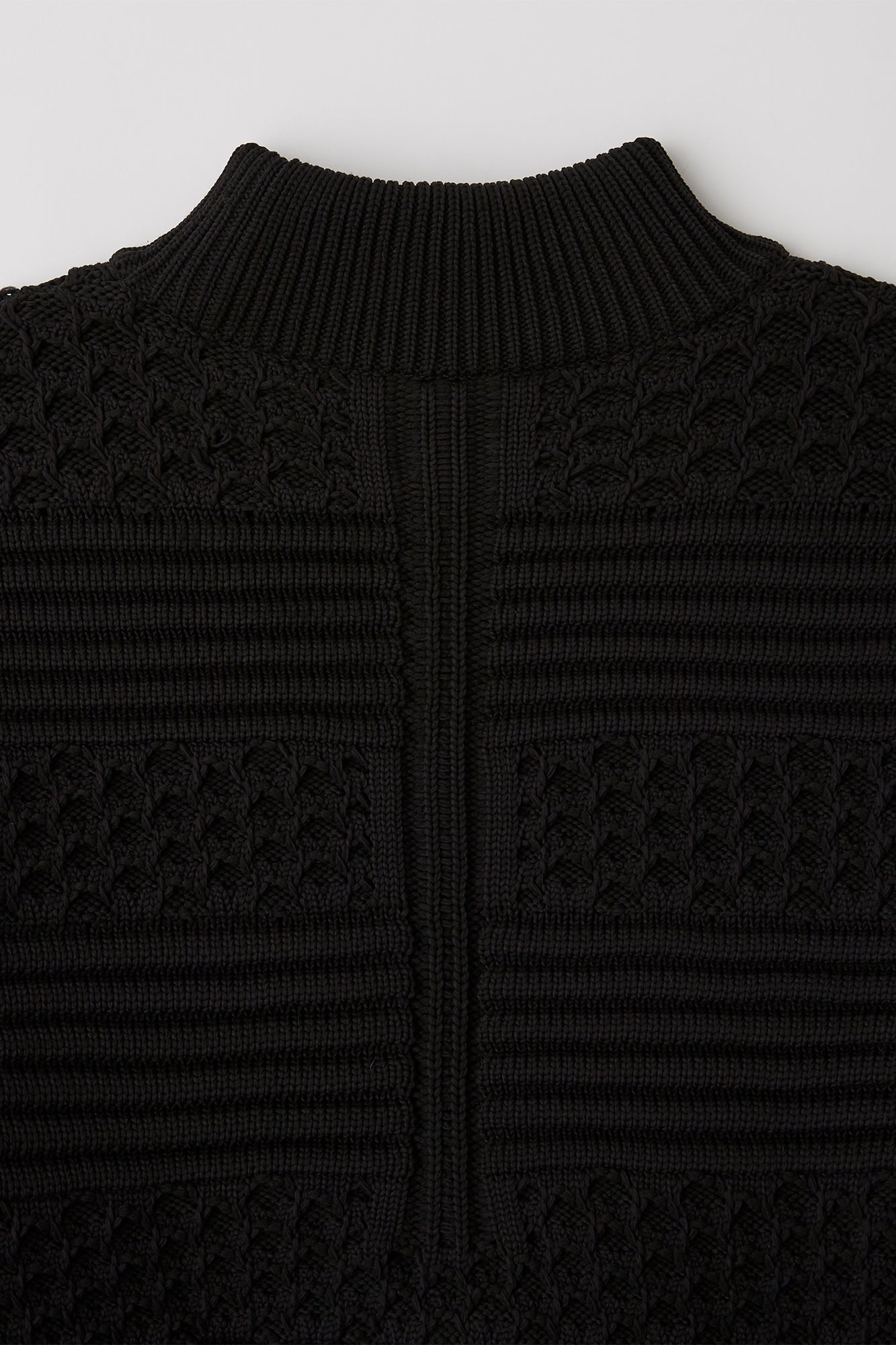 LOW GAUGE PULLOVER