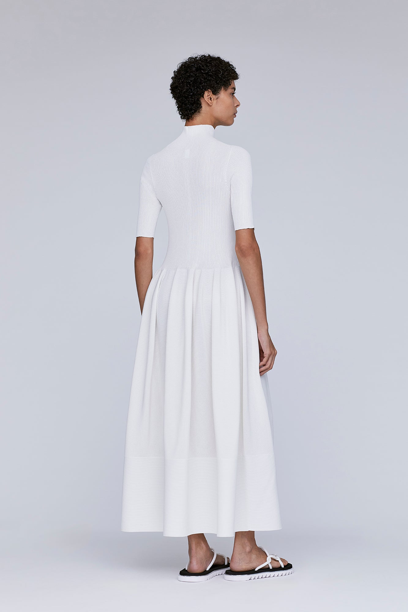 Model height: 177cm Wearing size: 3