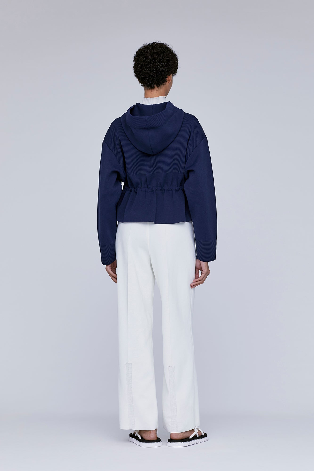 Model height: 177cm Wearing size: 3