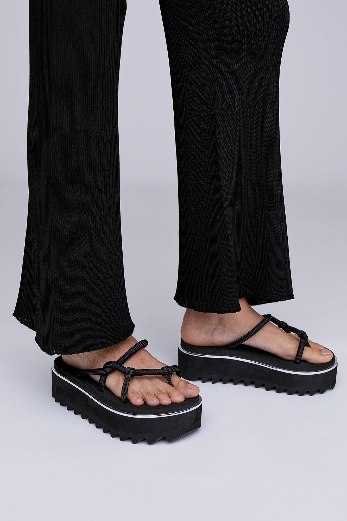 LINE SHARK SOLE PLATFORM SANDAL