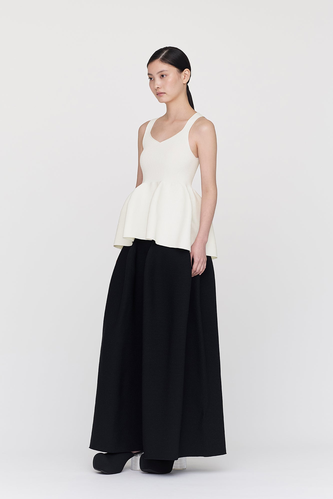 モデル身長:173cm 着用サイズ:F (One size)