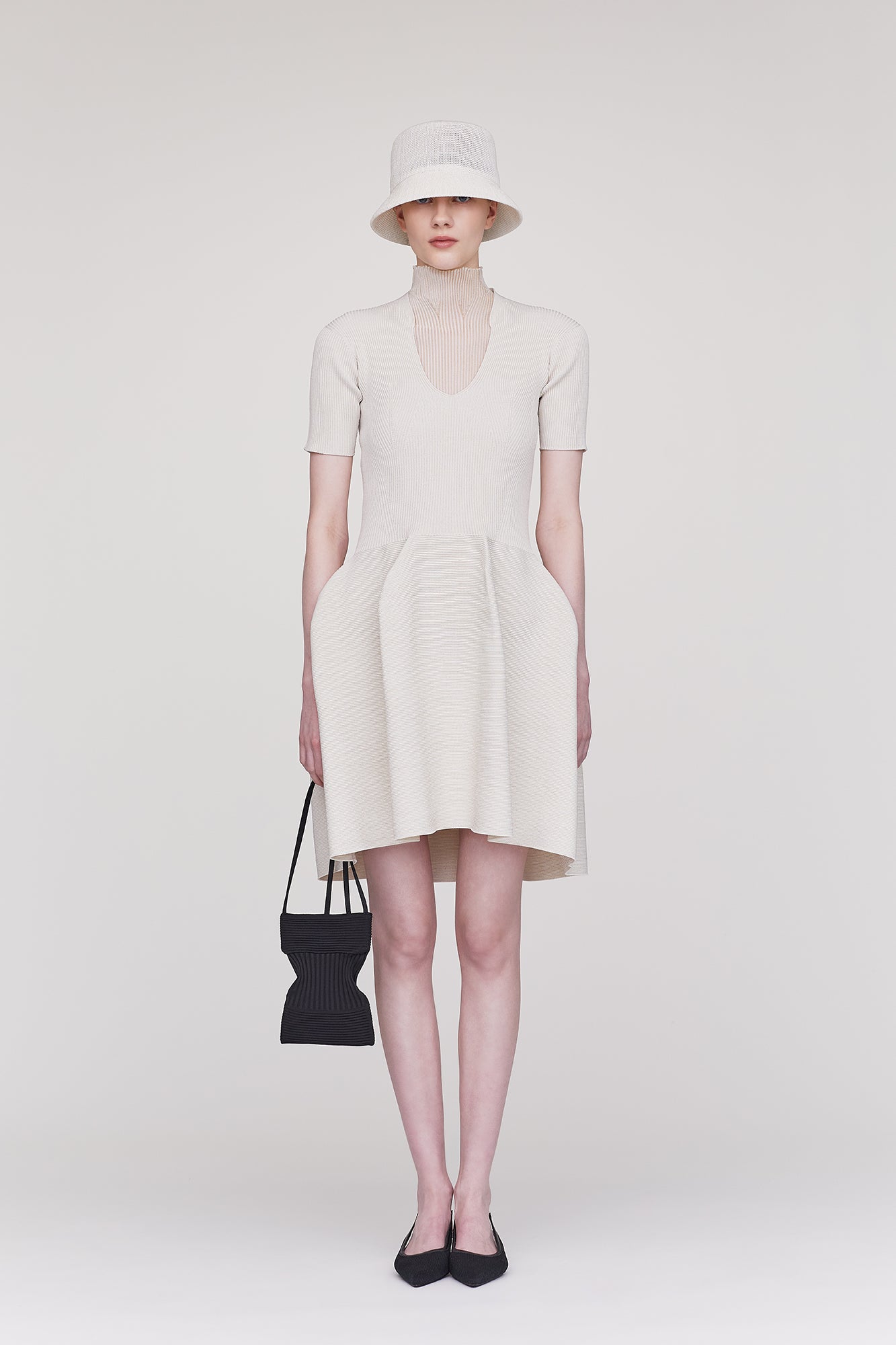 Model height: 177cm, wearing size: F