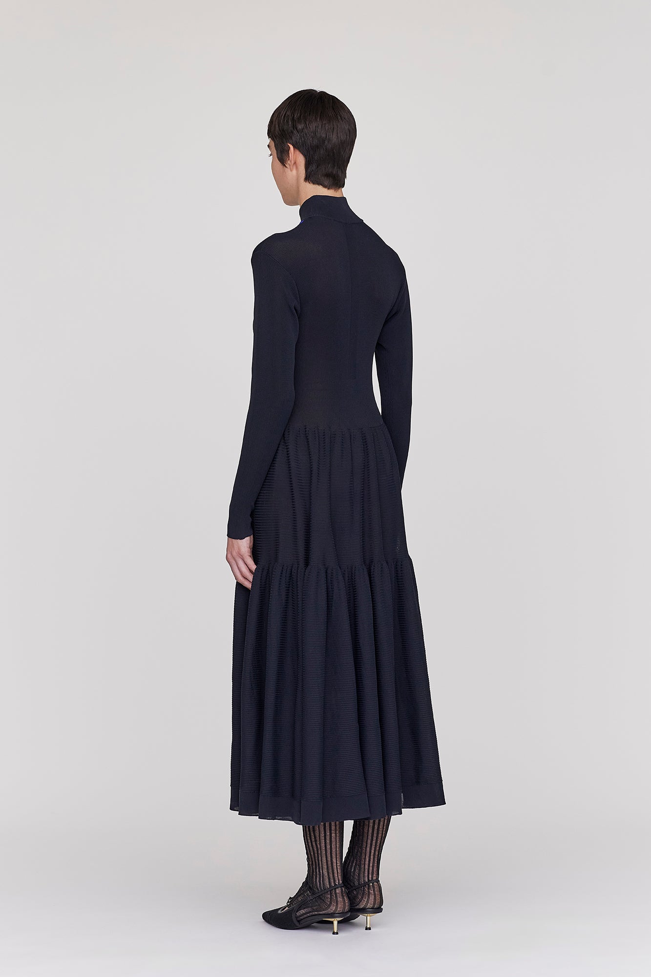 Model height: 177cm Wearing size: 3