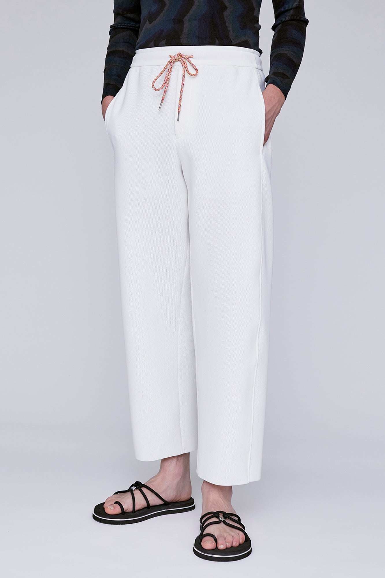 Model height: 187cm Wearing size: 5