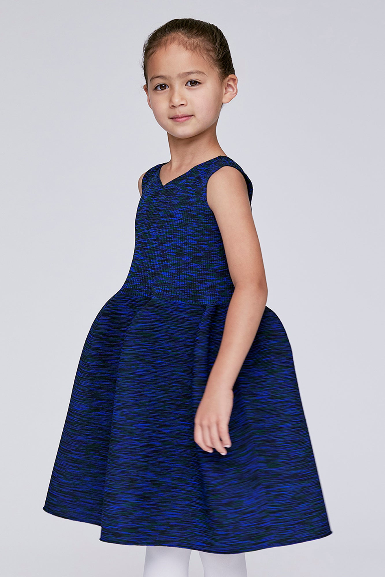 Model height: 120cm Wearing size: 5