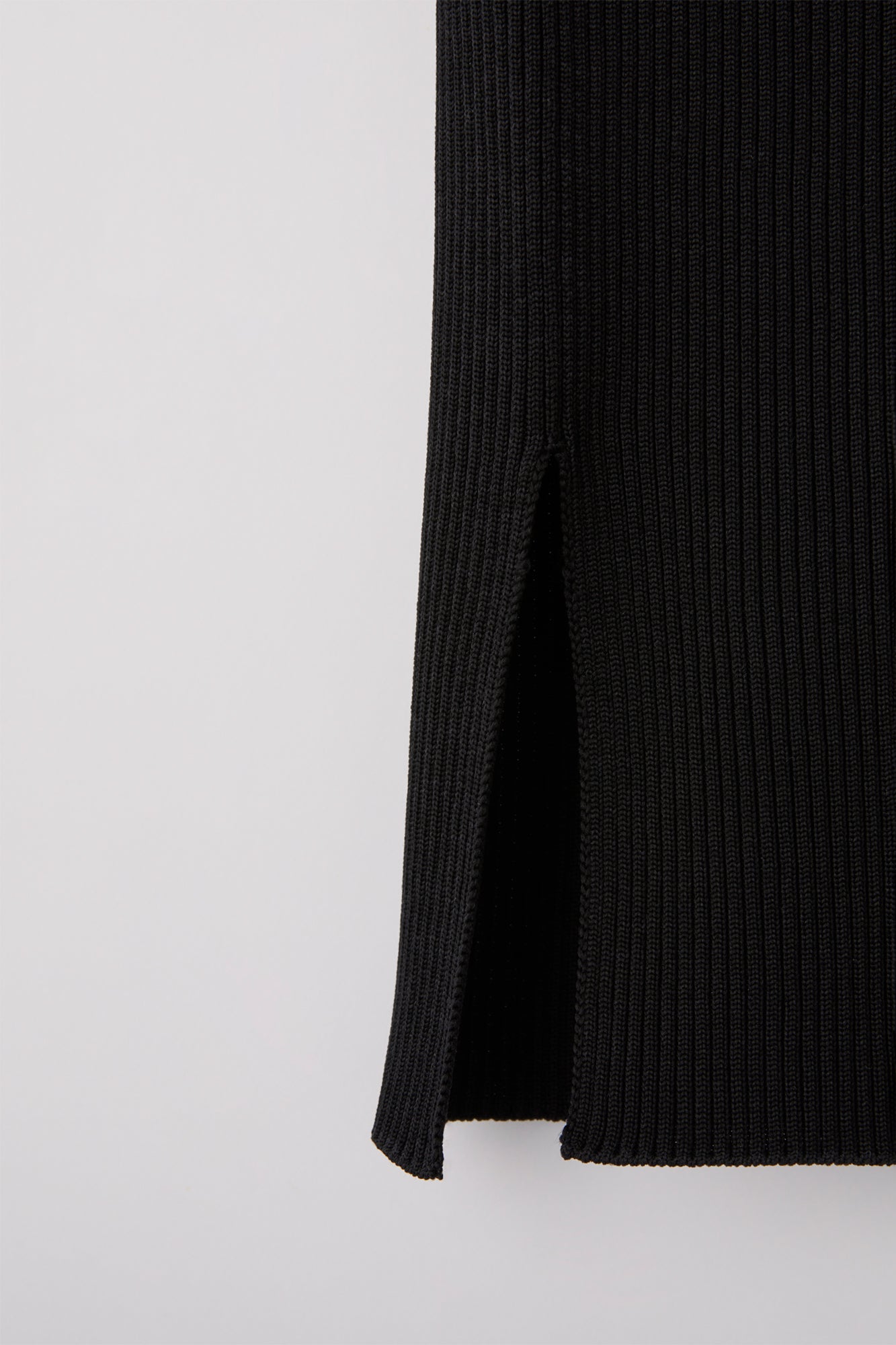 PORTRAIT CARDIGAN