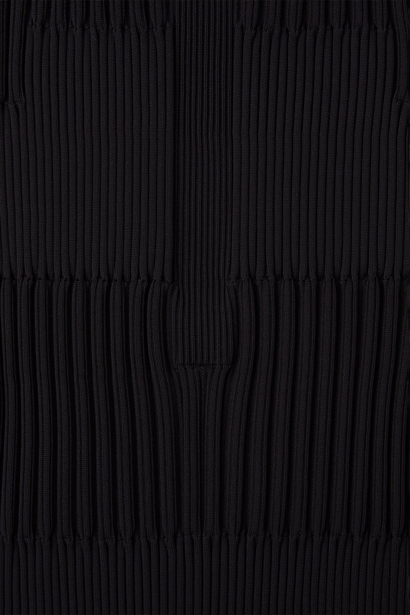 FLUTED SLEEVELESS TOP