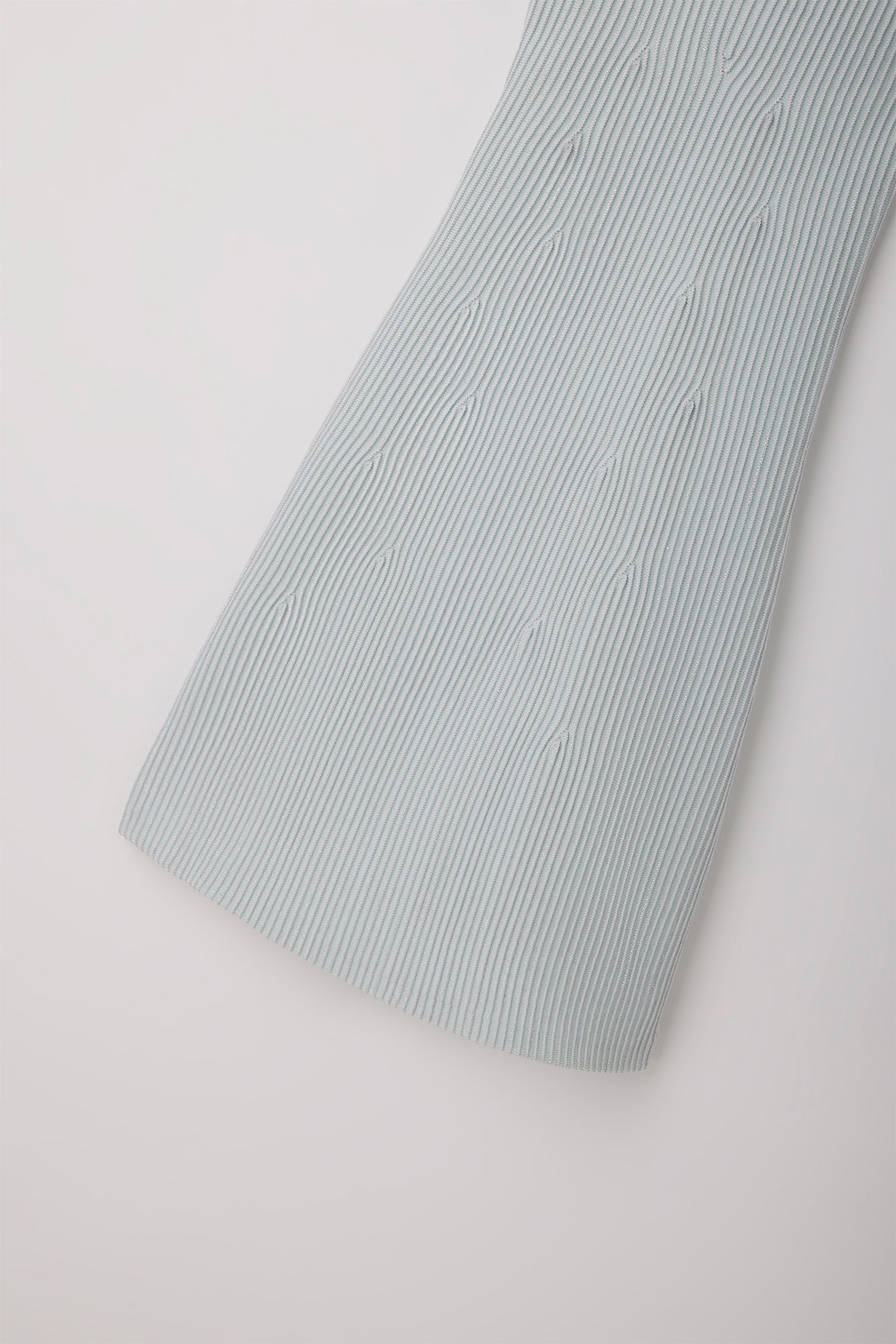 SOFT HYPHA TIGHT FLARE PANTS