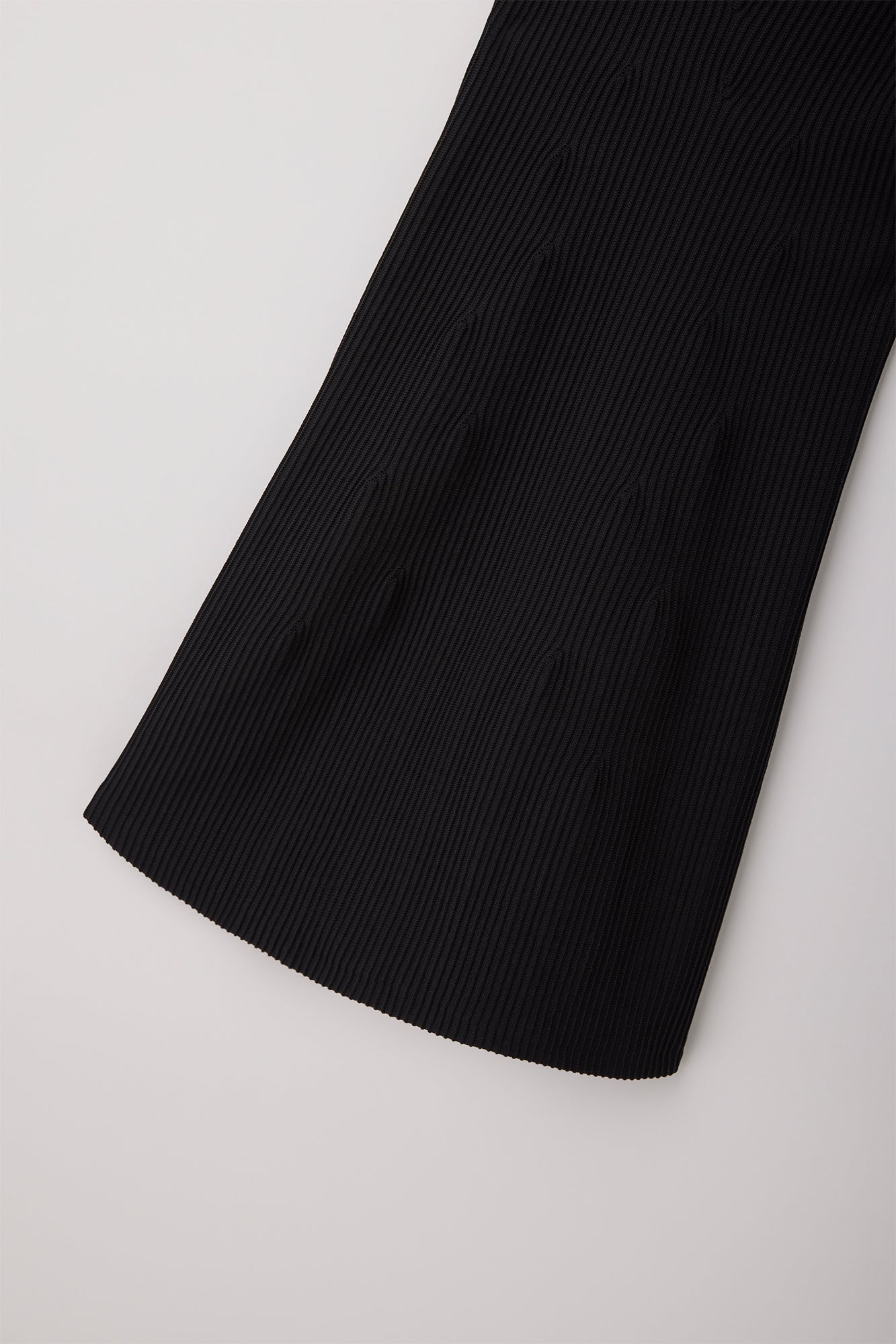 SOFT HYPHA TIGHT FLARE PANTS