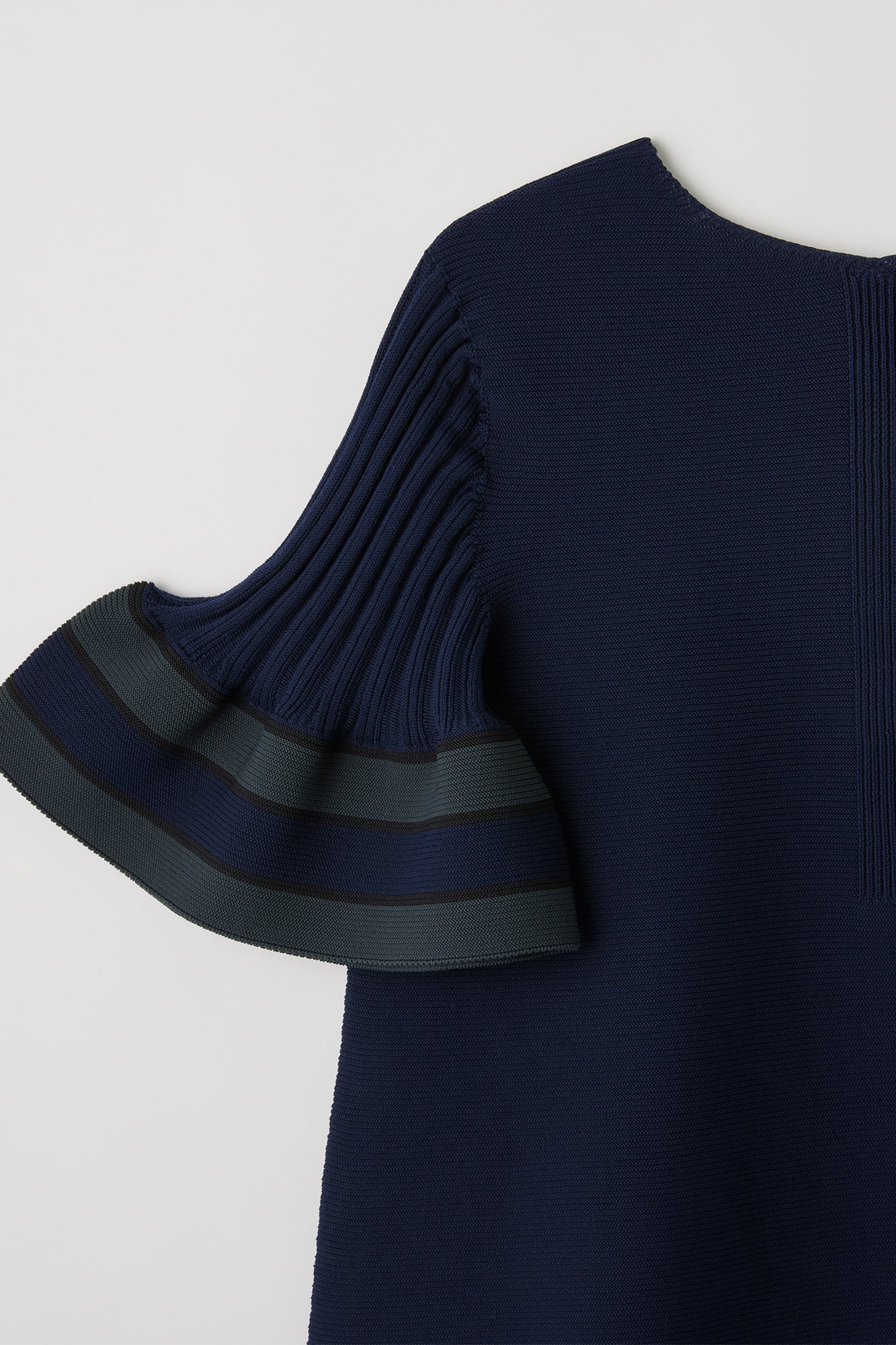 POTTERY KID SHORT BELL SLEEVES TOP