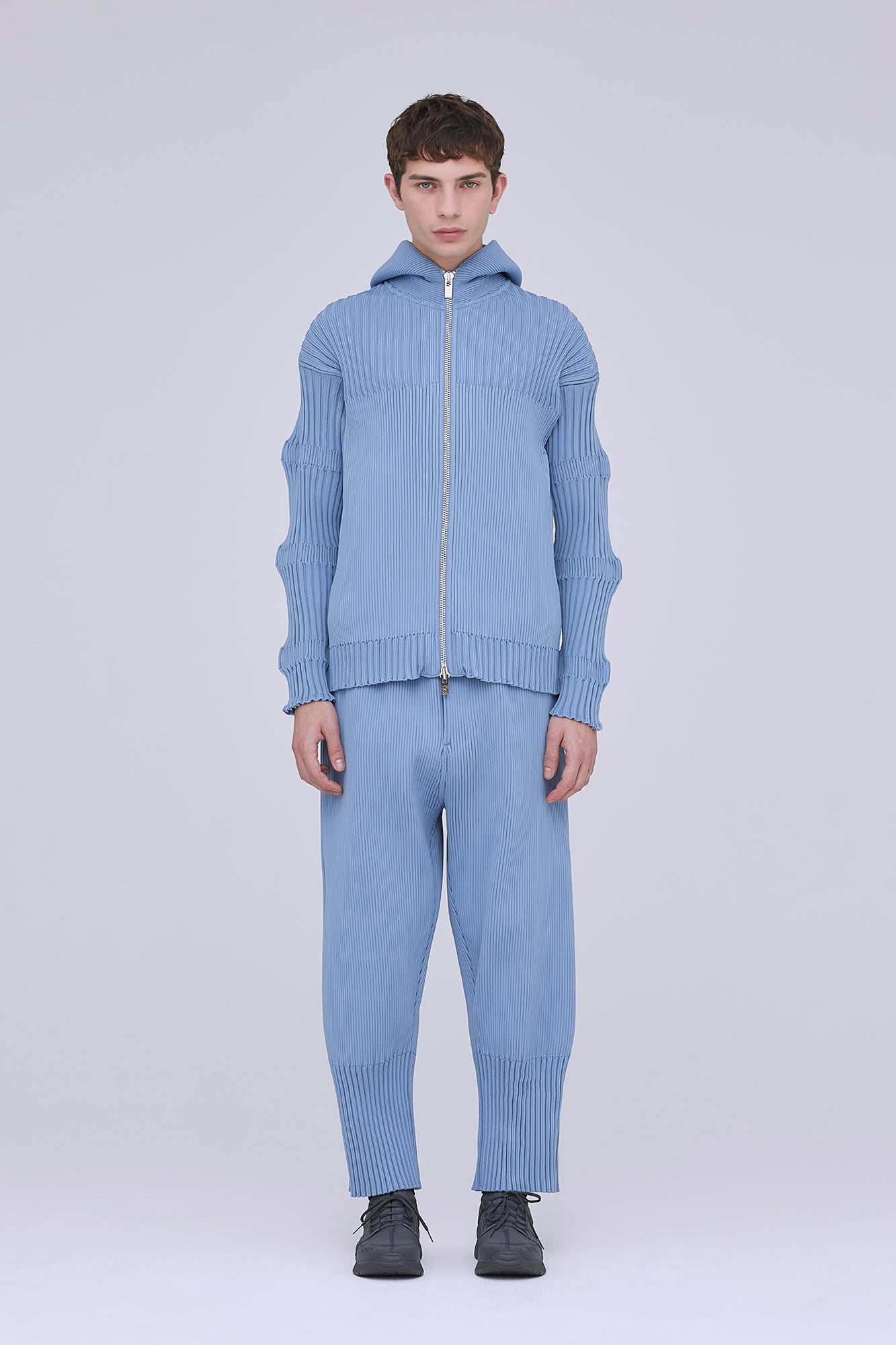 モデル身長:183cm 着用サイズ:5