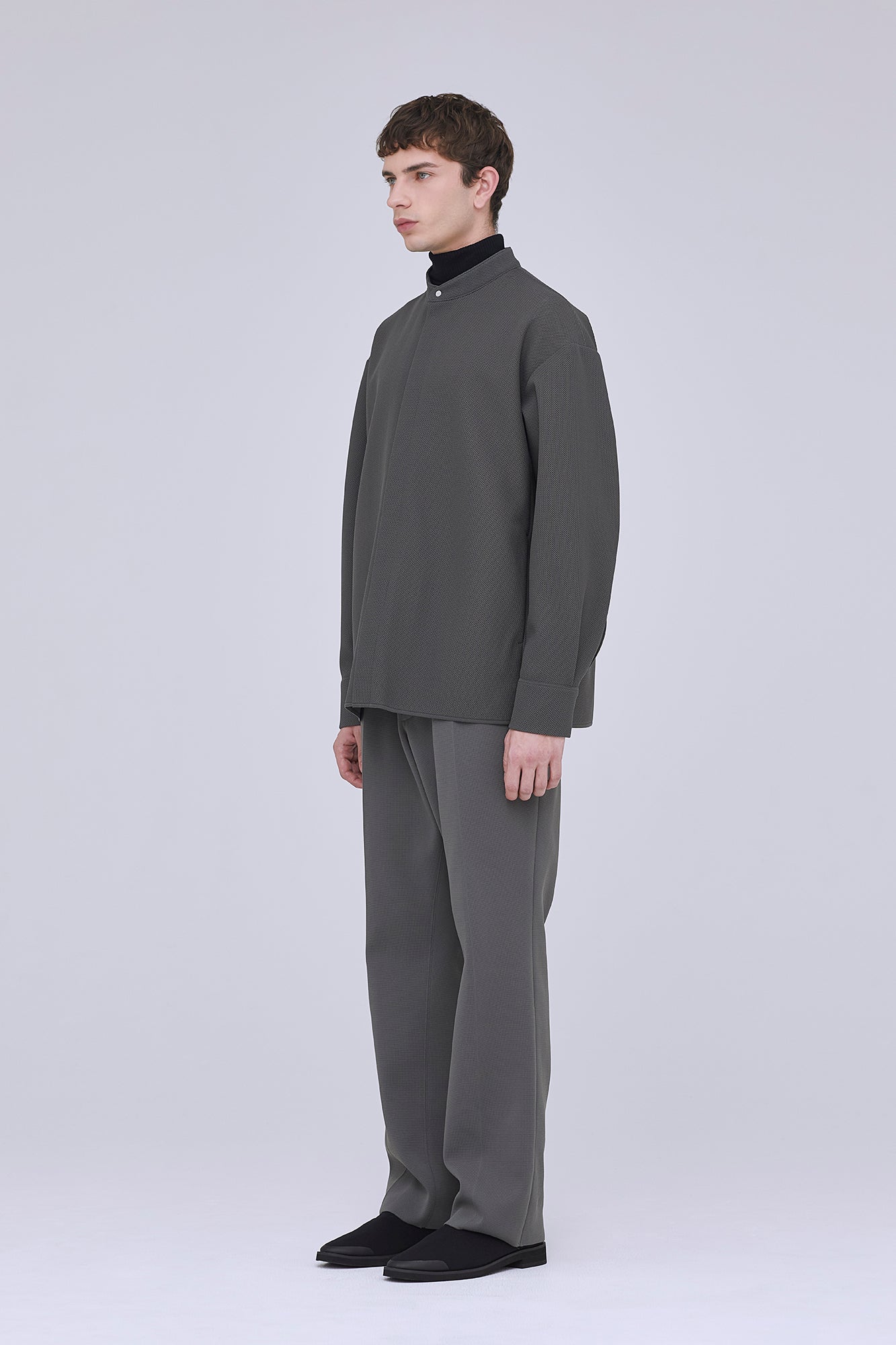 モデル身長:183cm 着用サイズ:5