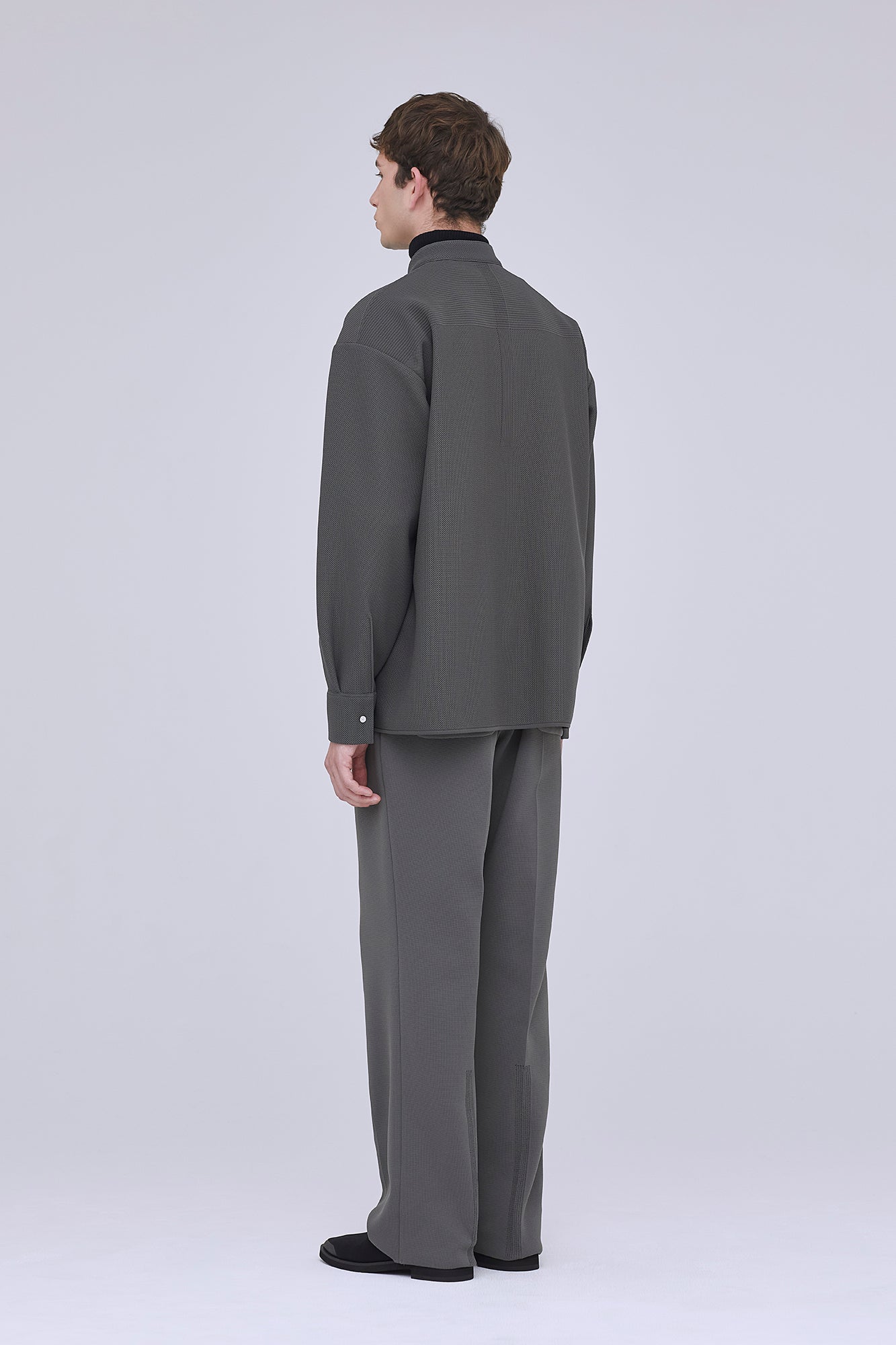モデル身長:183cm 着用サイズ:5