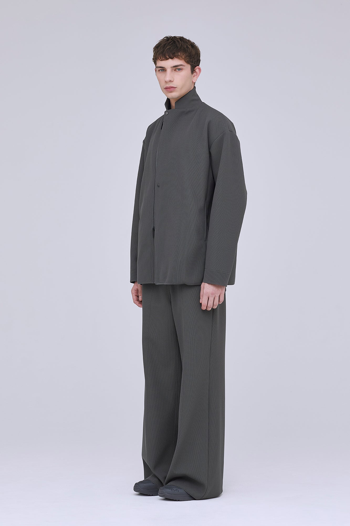 モデル身長:183cm 着用サイズ:5