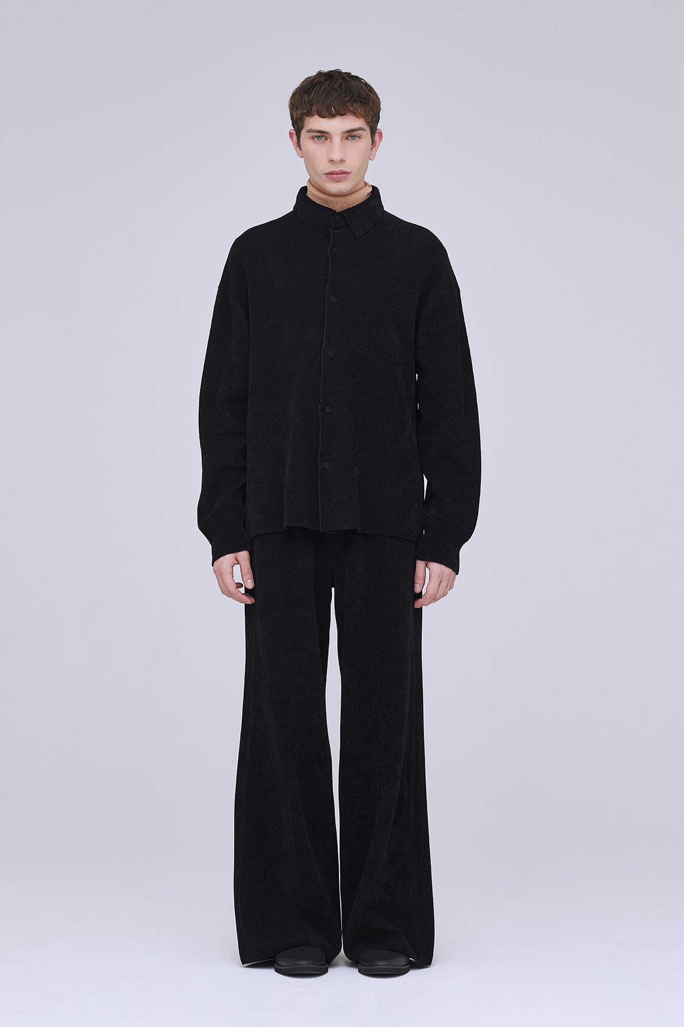 Model height: 183cm Wearing size: 5