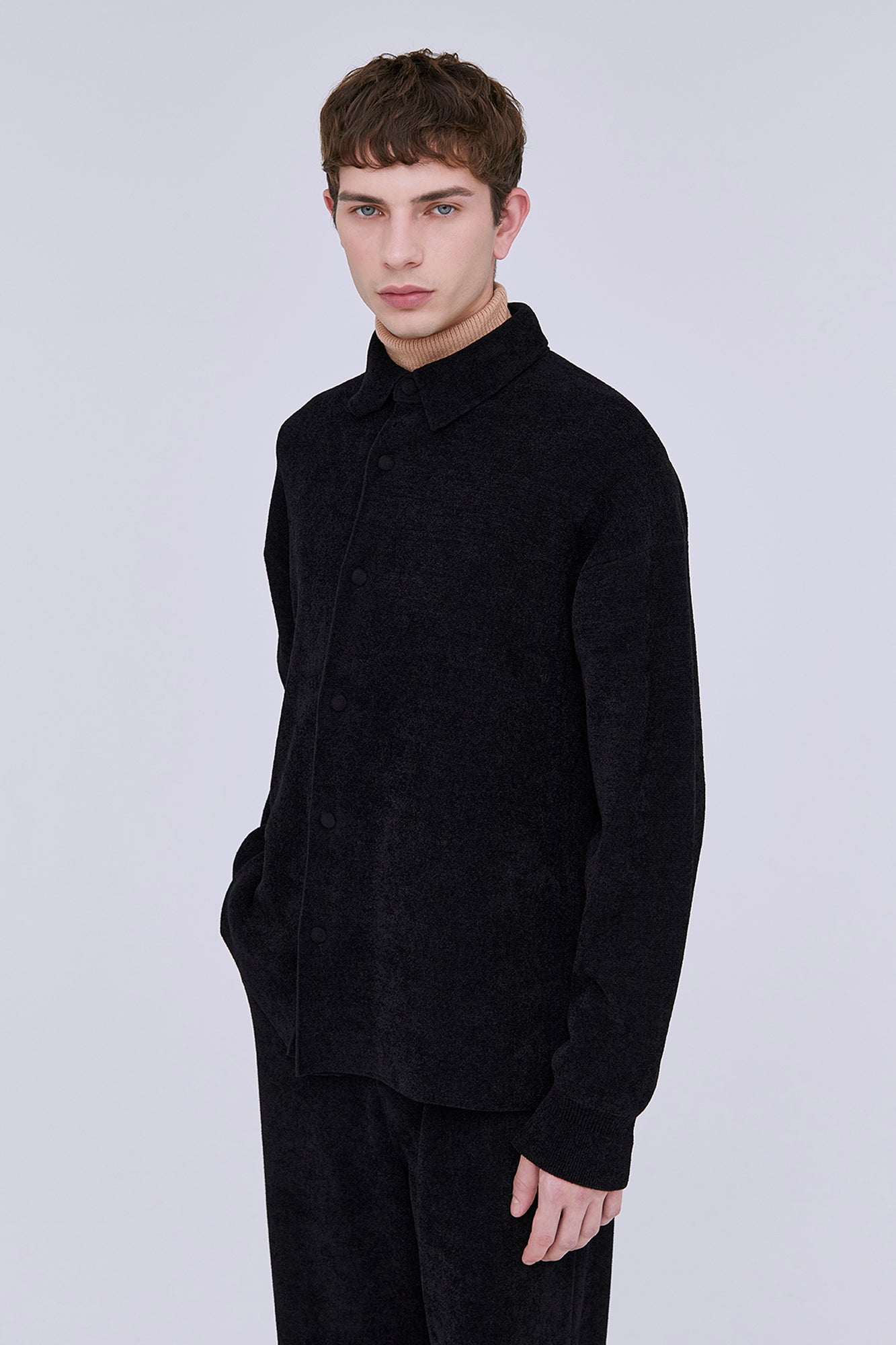 Model height: 183cm Wearing size: 5