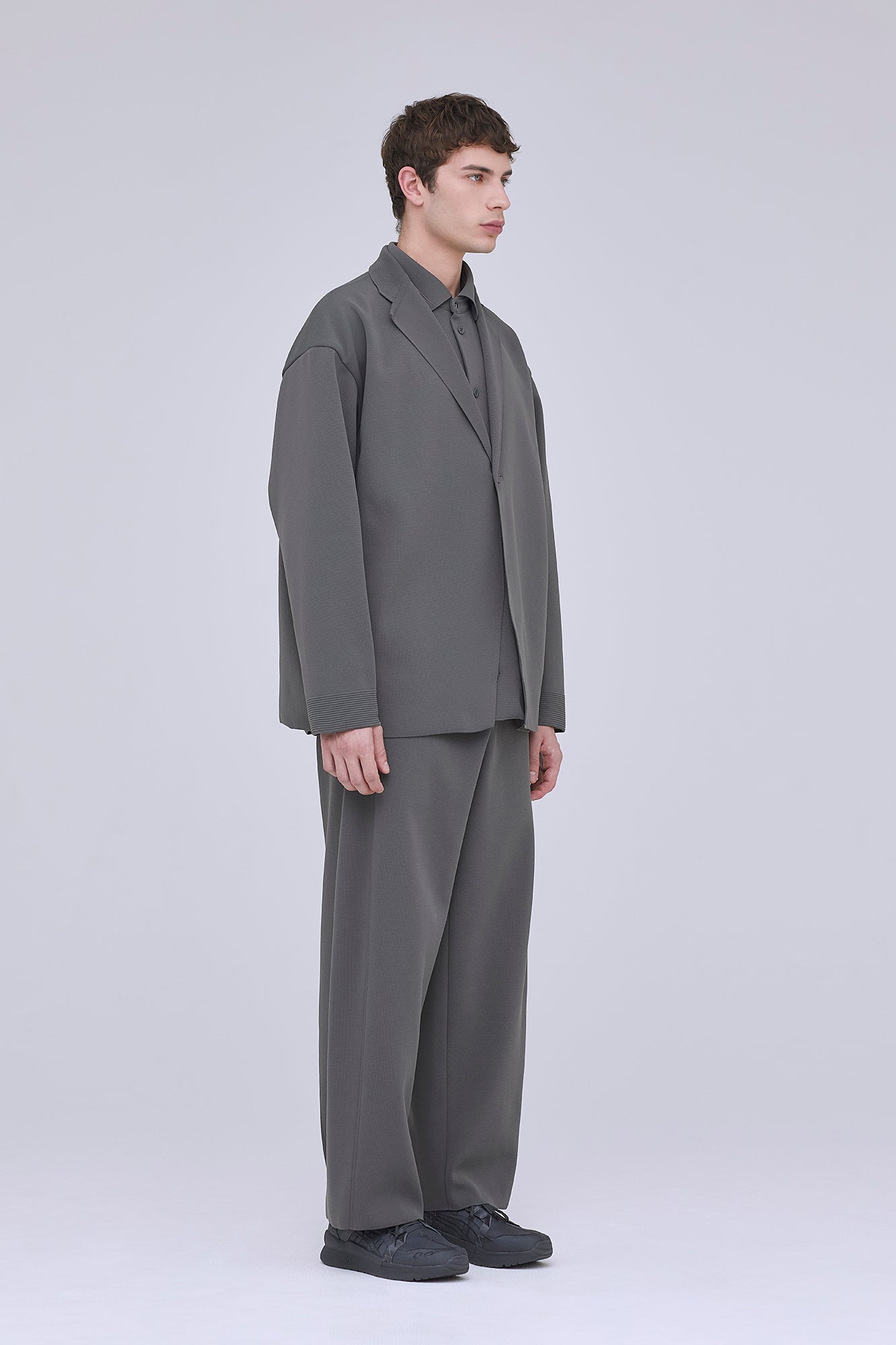 モデル身長:183cm 着用サイズ:5