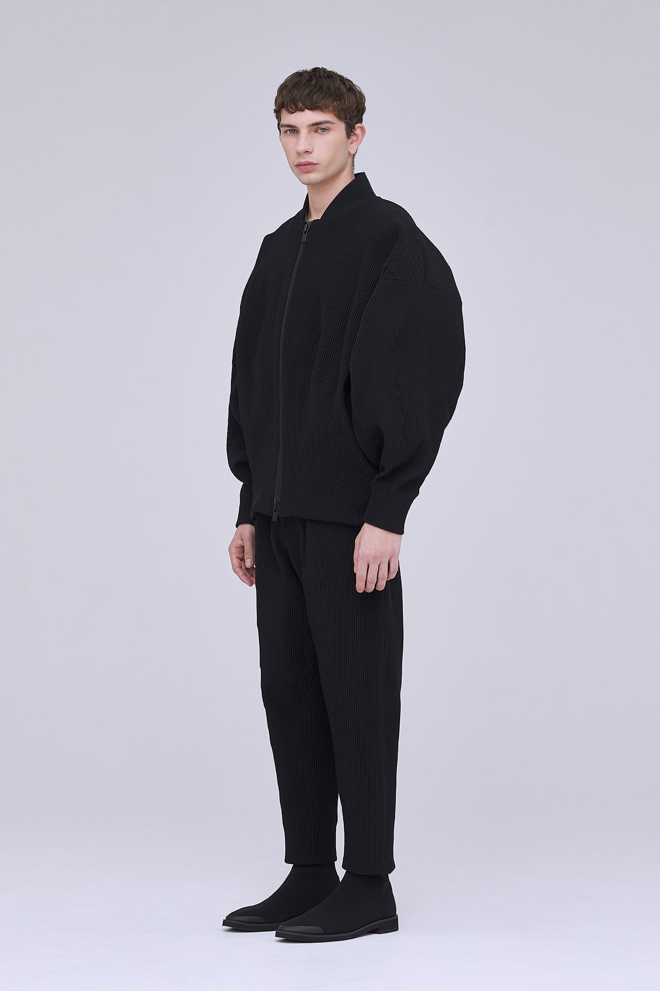 モデル身長:183cm 着用サイズ:5