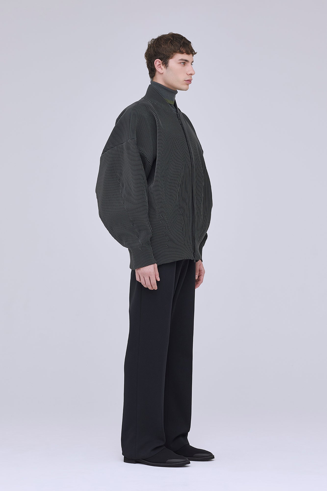 モデル身長:183cm 着用サイズ:5