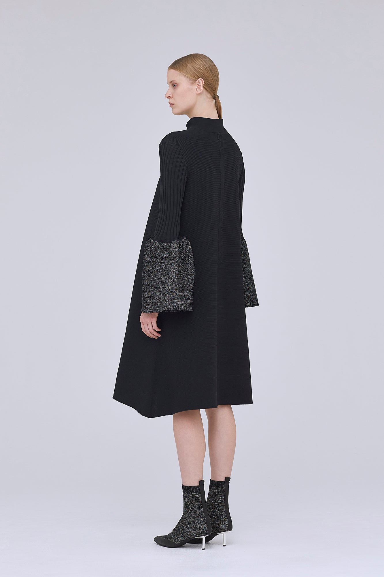 Model height: 175cm Wearing size: 3