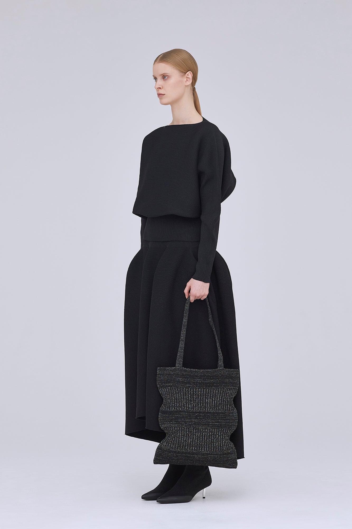 モデル身長:175cm 着用サイズ:F